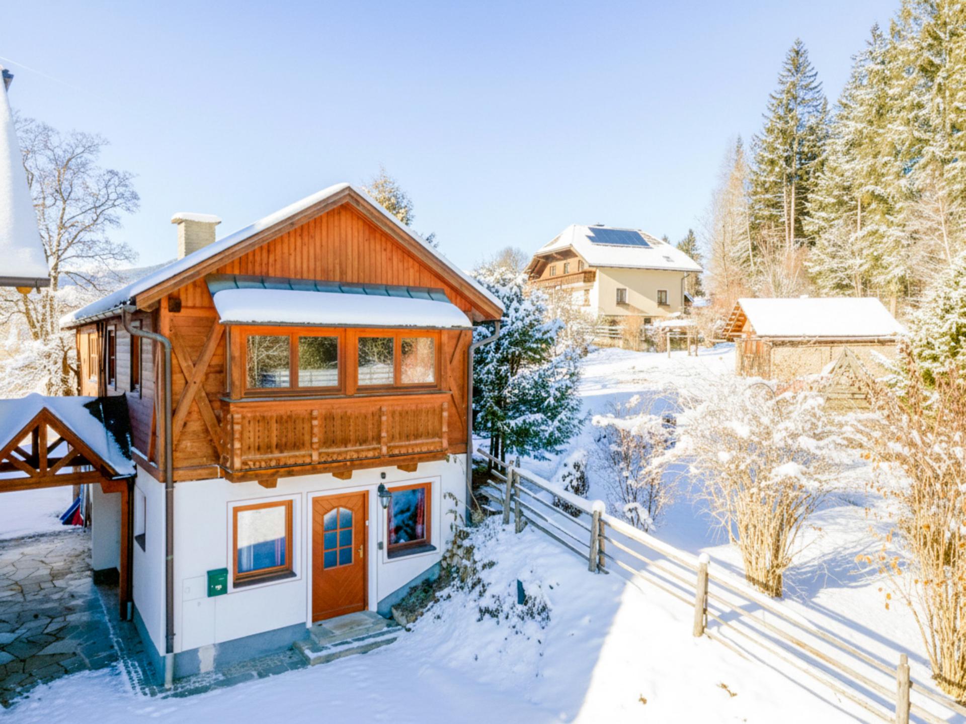 Vakantiehuis met zonnig terras bij skigebieden