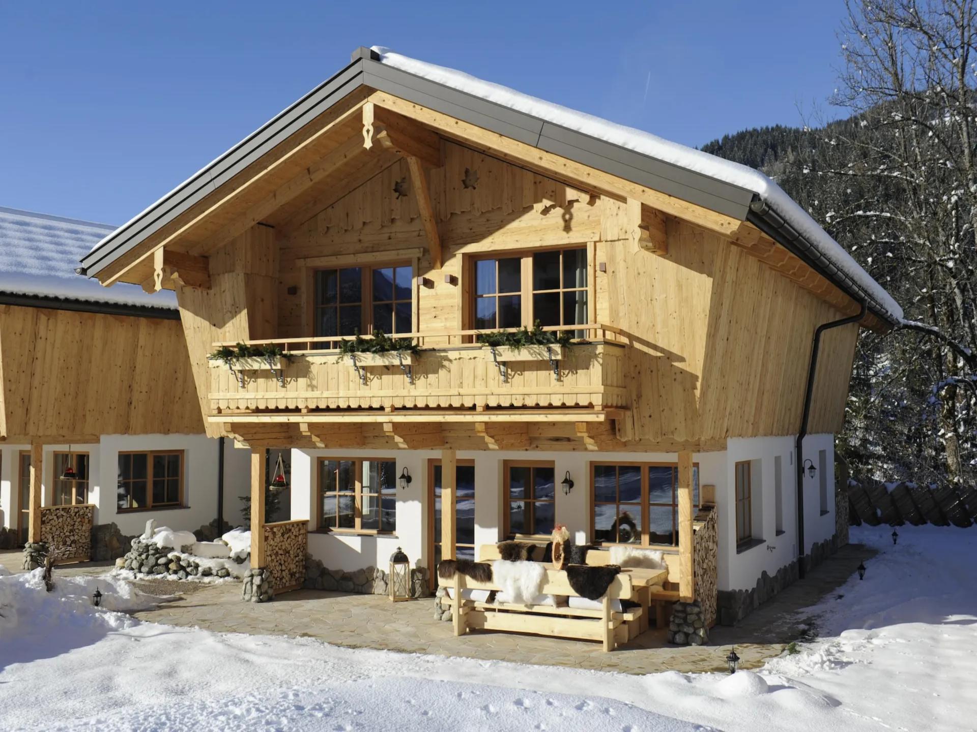 Luxe chalet met sauna en zwemvijver bij skilift
