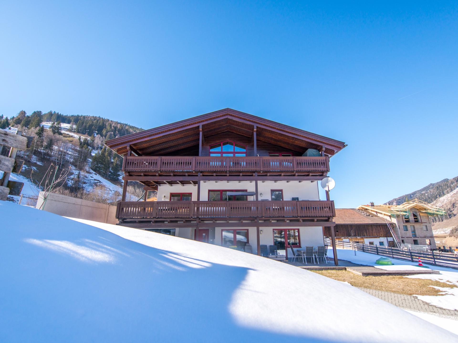 Ski-in/ski-out appartement met een balkon