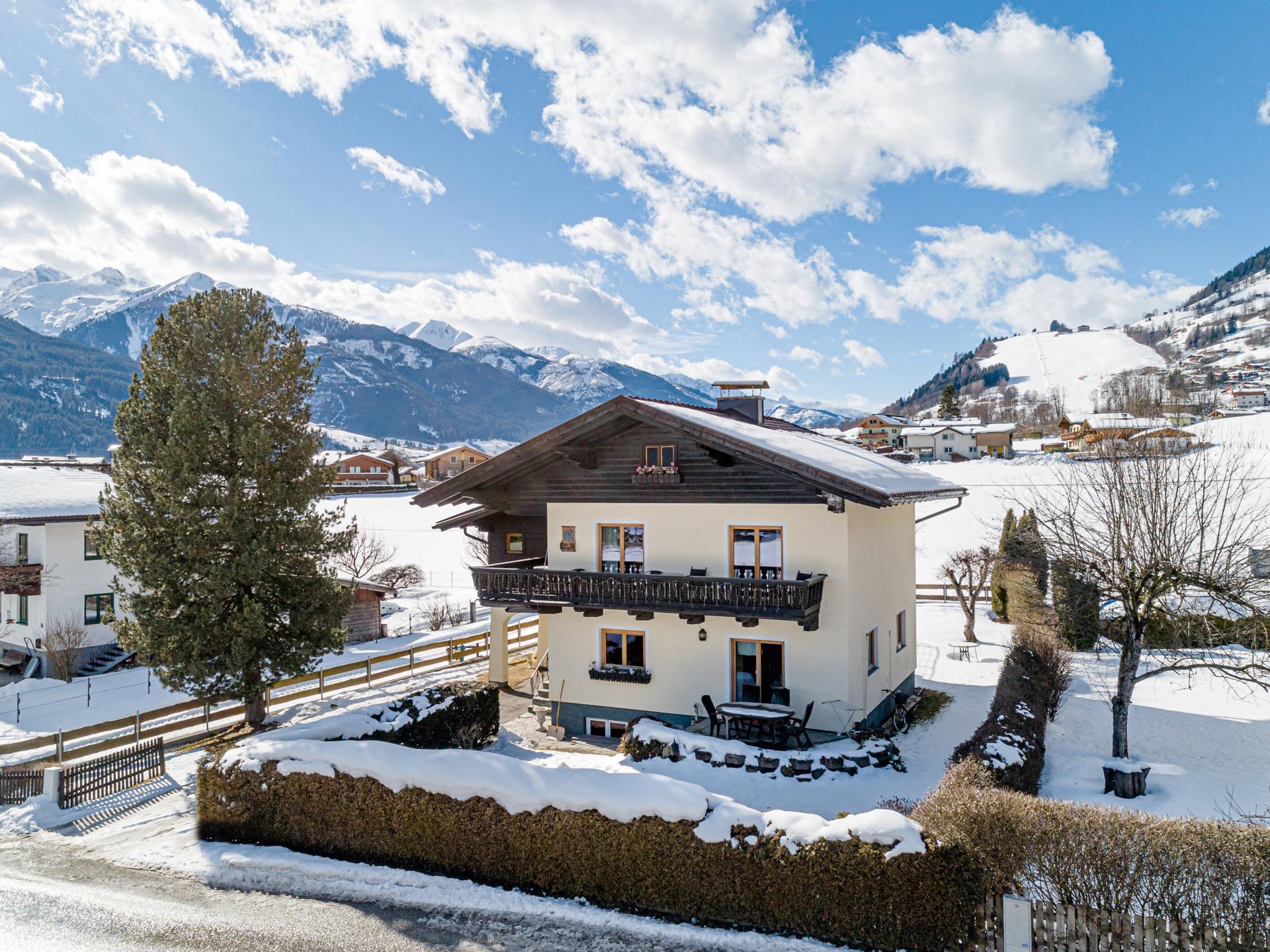 Knusse woning met ruim balkon, nabij Kaprun