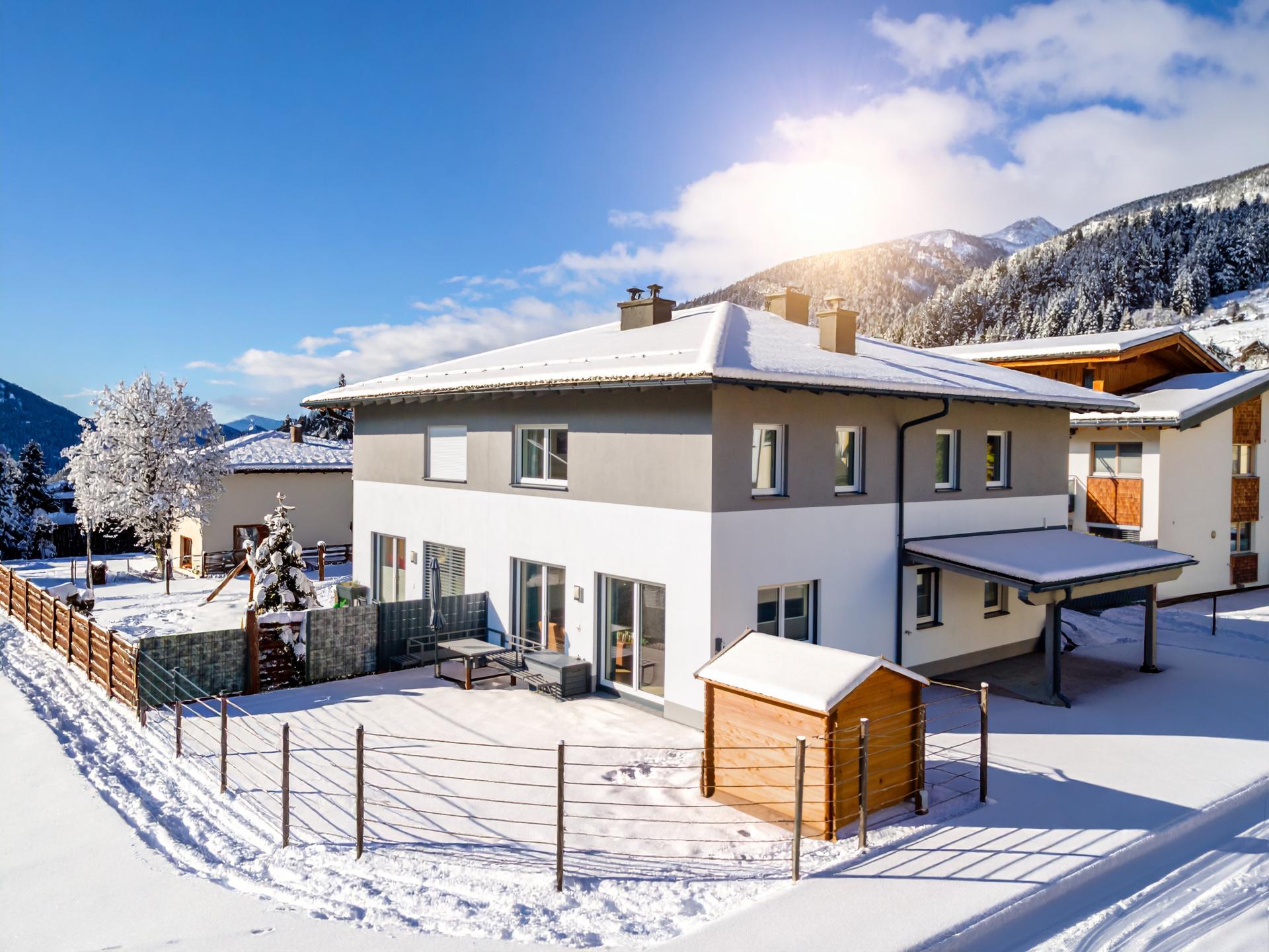 Modern vakantiehuis met tuin nabij Kaprun