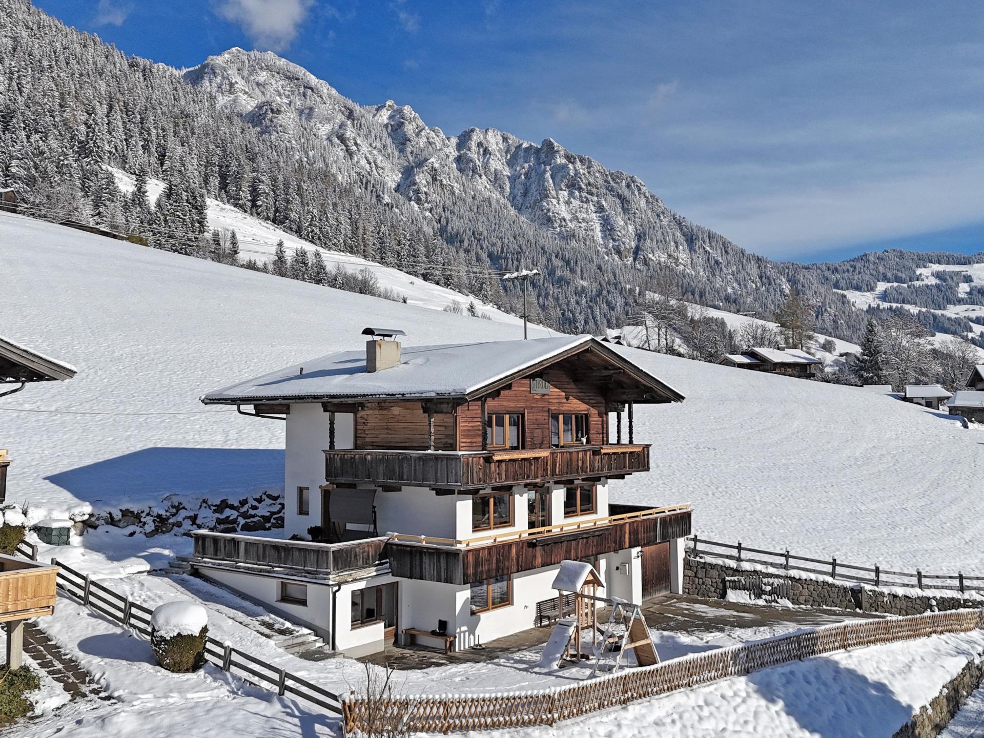 Chalet in Alpbach met droompanorama en sauna