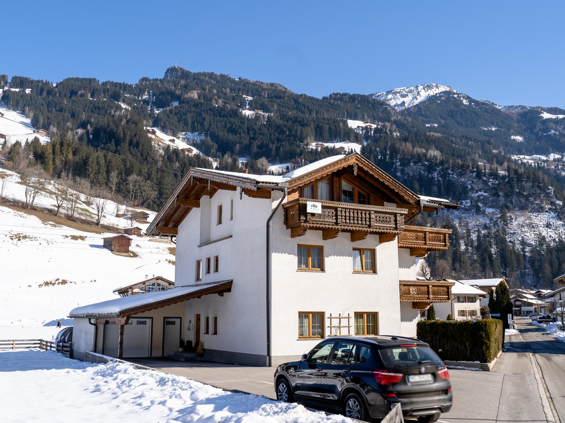 Appartement met balkon en uitzicht