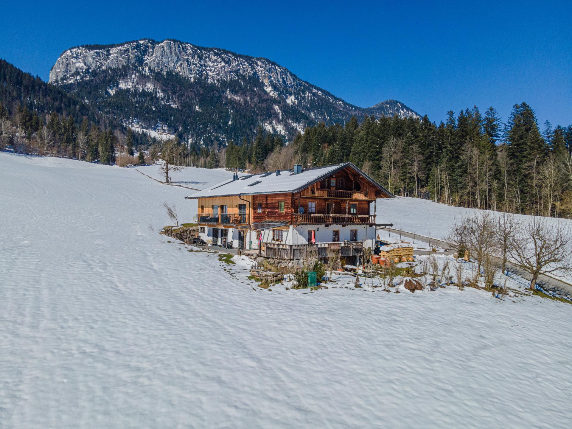 Appartement met terras tegenover de skilift