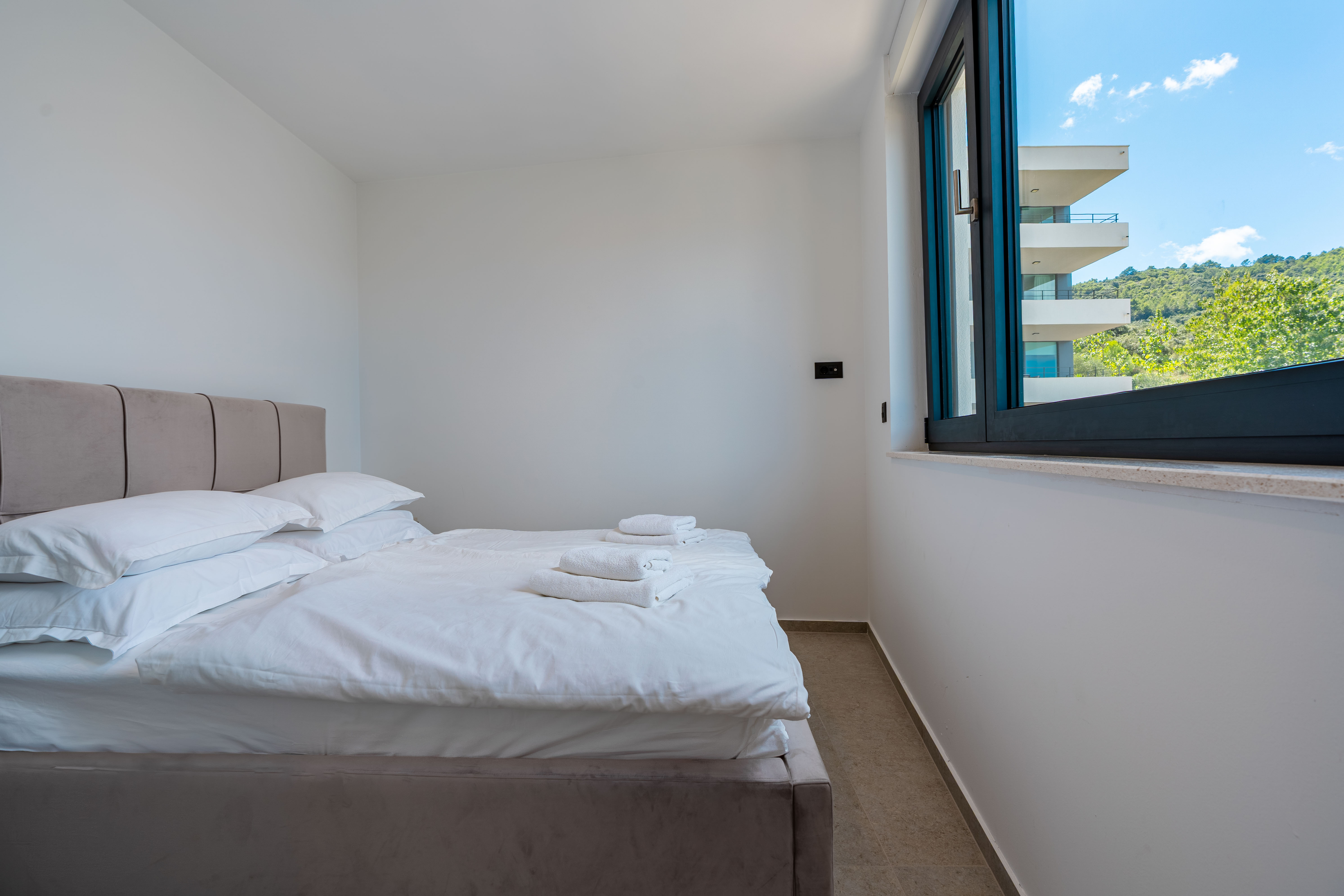 Korcula Hill - Ruim penthouse met drie slaapkamers van 87m2 + terras van 35m2