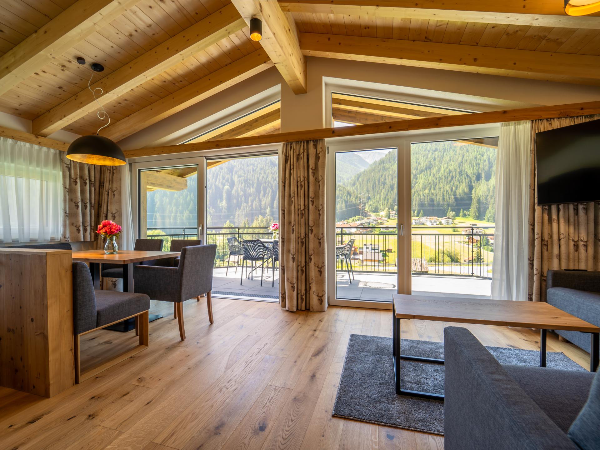 Luxe woning met groot balkon vlakbij St. Anton