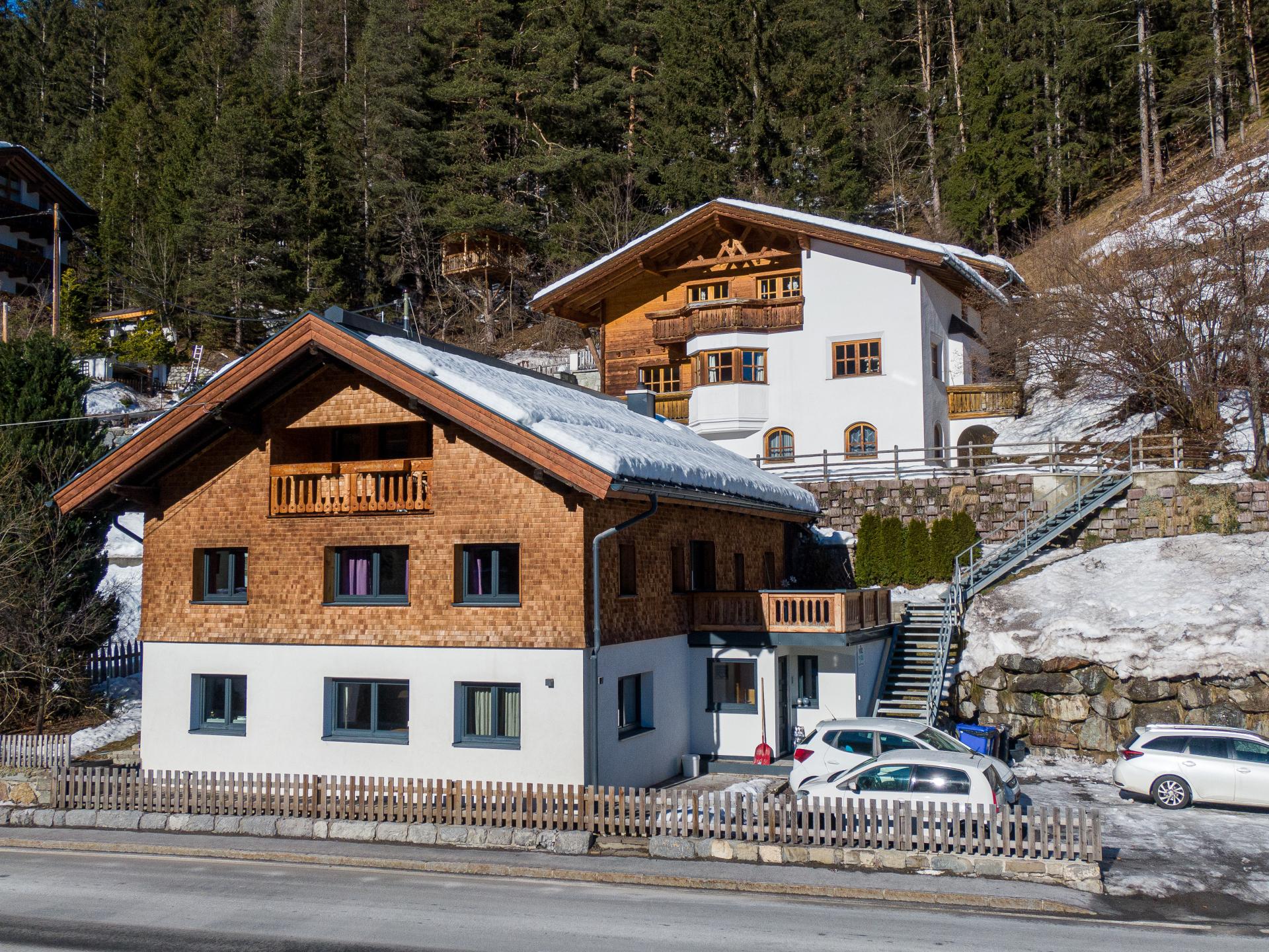 Groepshuis op 5 km van het skigebied St.Anton