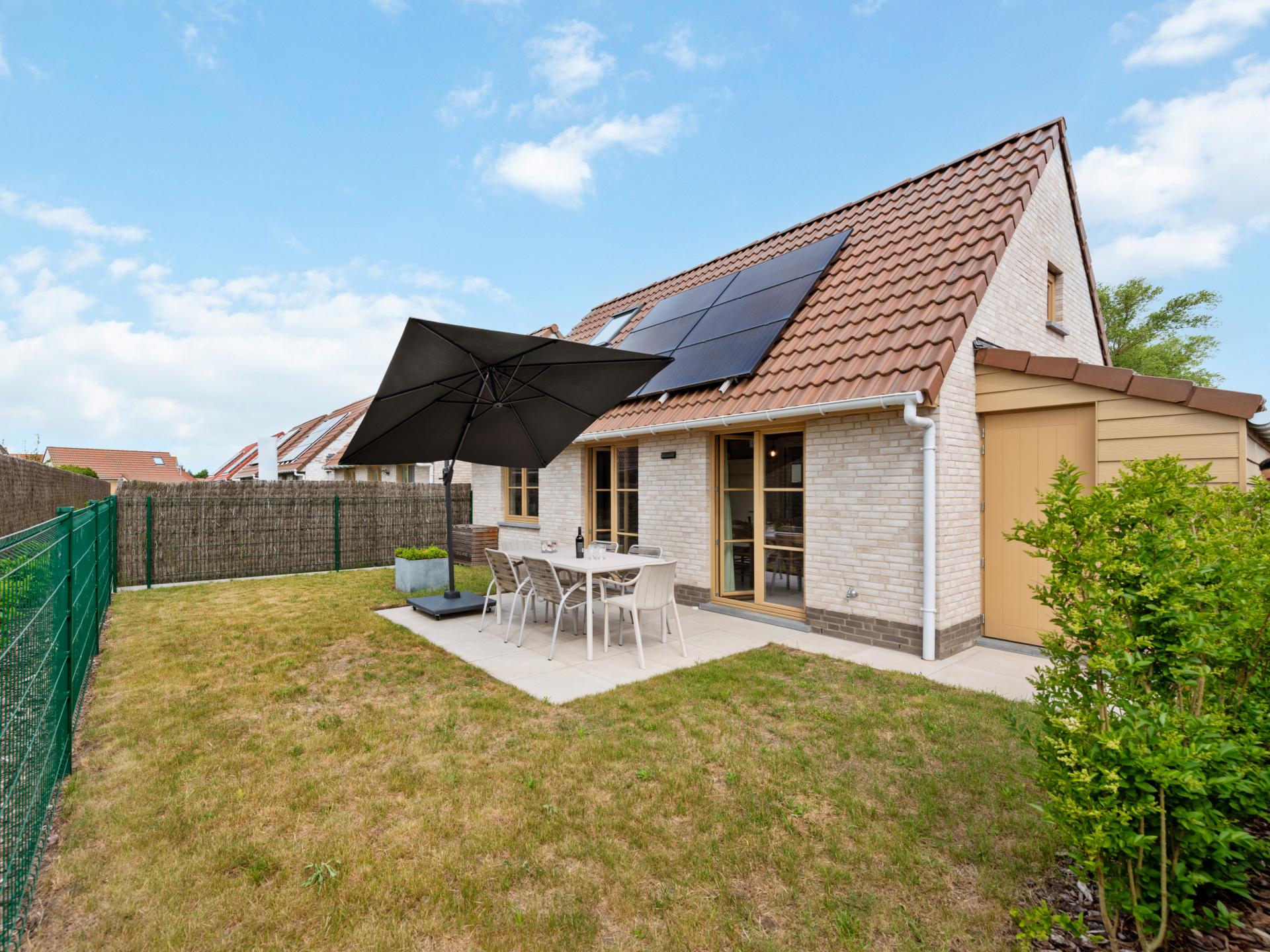Vissershuis op domein Westhinder nabij zee