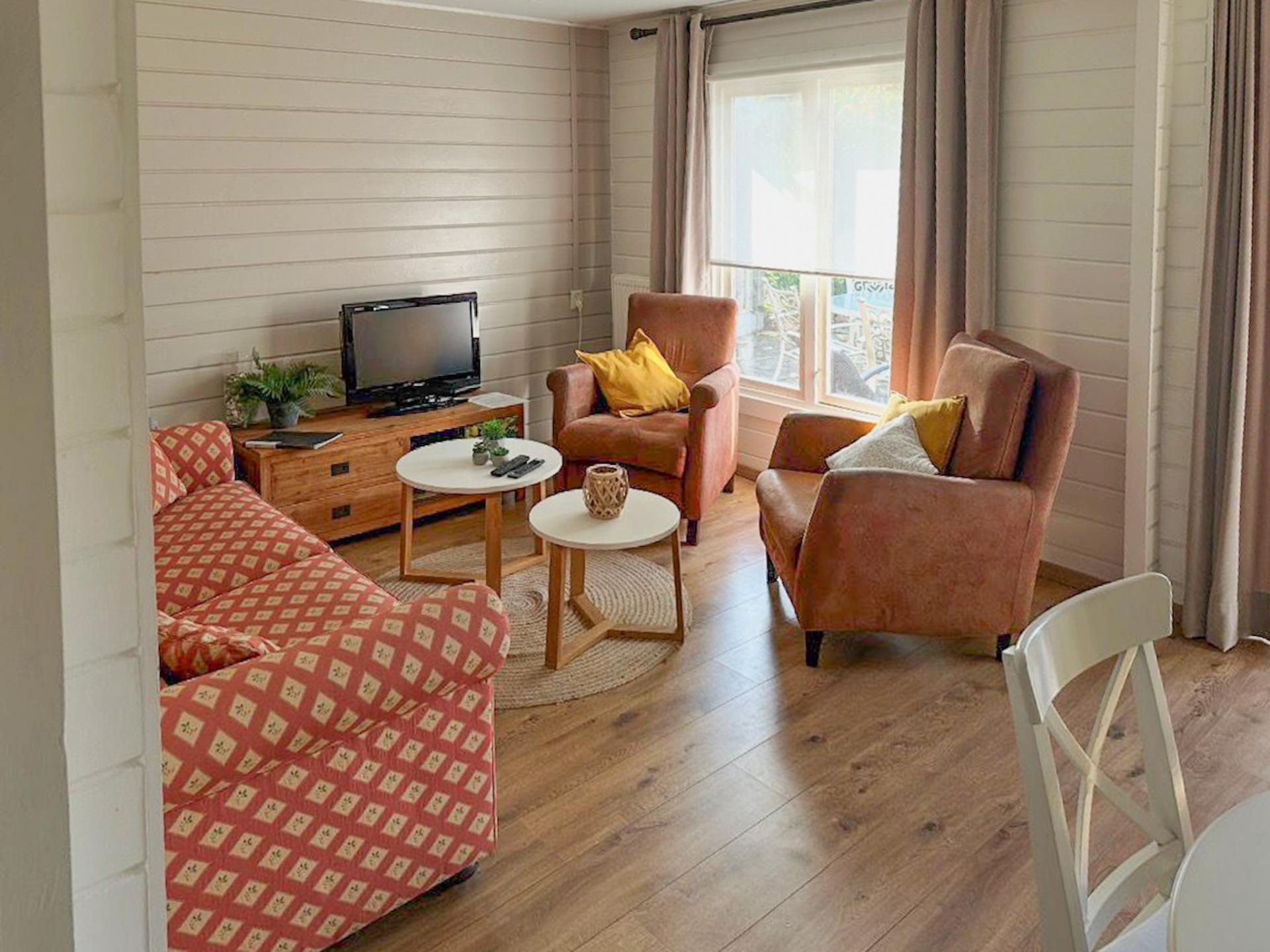 Huis met privé sauna en tuin op park met zwembad