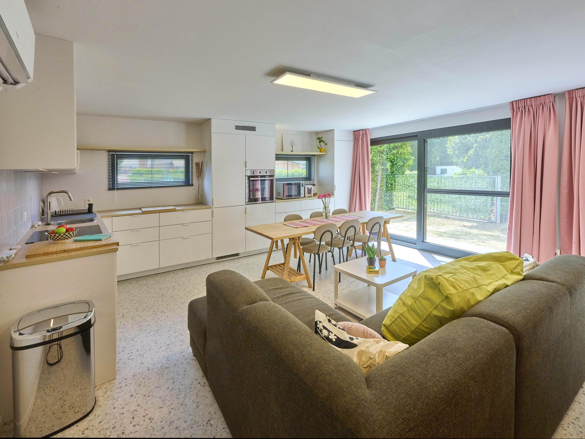 Lichte en moderne studio in Mol
