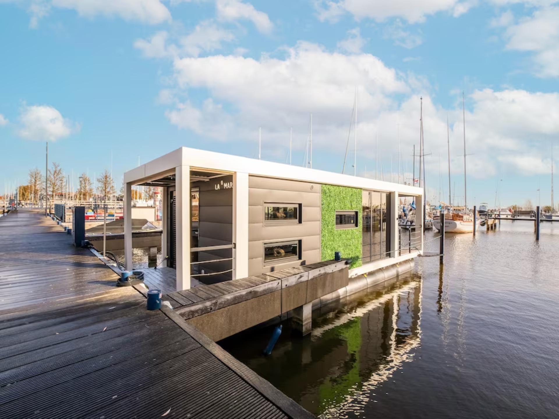 Luxe houseboat in het hart van Volendam