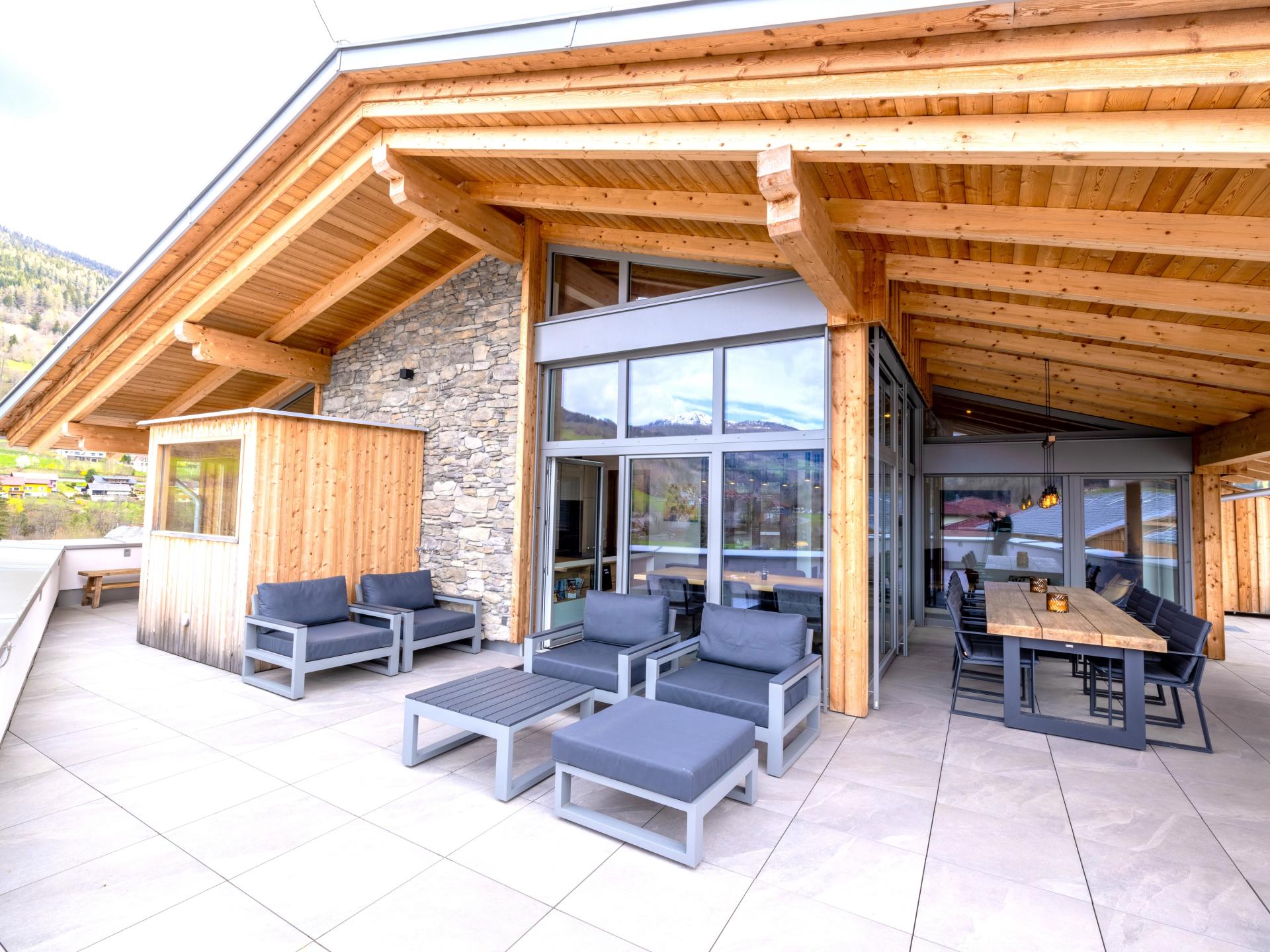 Luxe penthouse met groot dakterras sauna