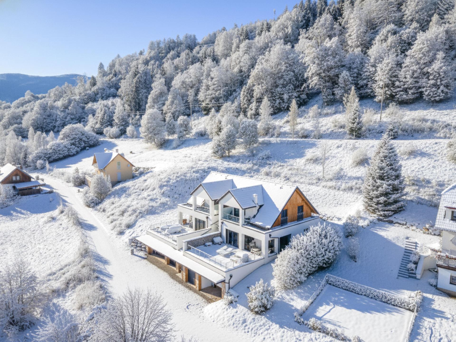 Prachtige Lodge met groot terras