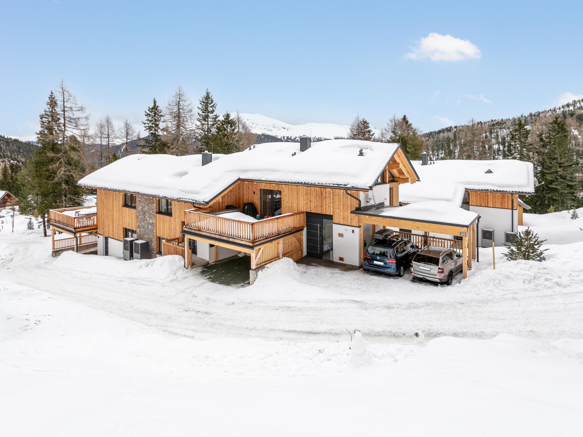 Luxueus Chalet met sauna en carport bij de piste
