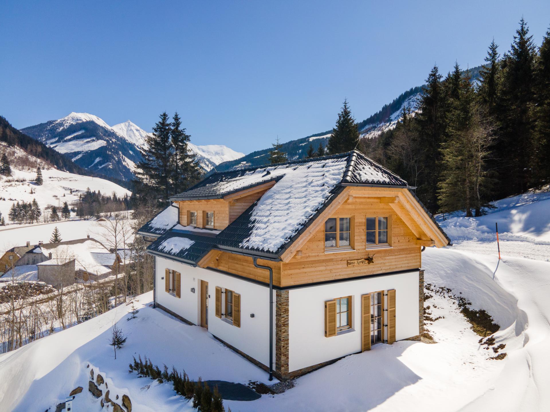 Luxe chalet met 2 terrassen, sauna en houtkachel