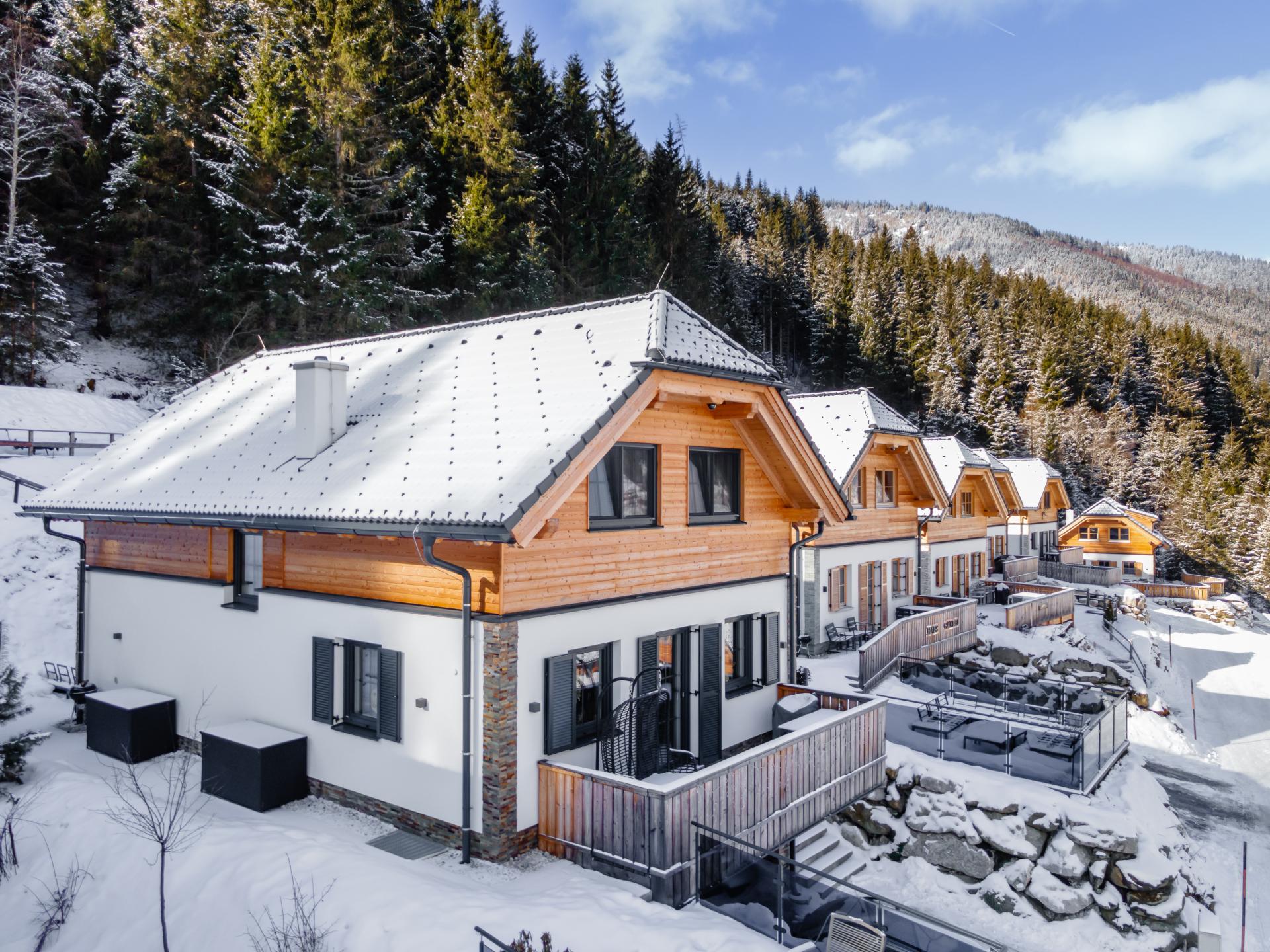 Luxe chalet met hottub, sauna en 4 terrassen