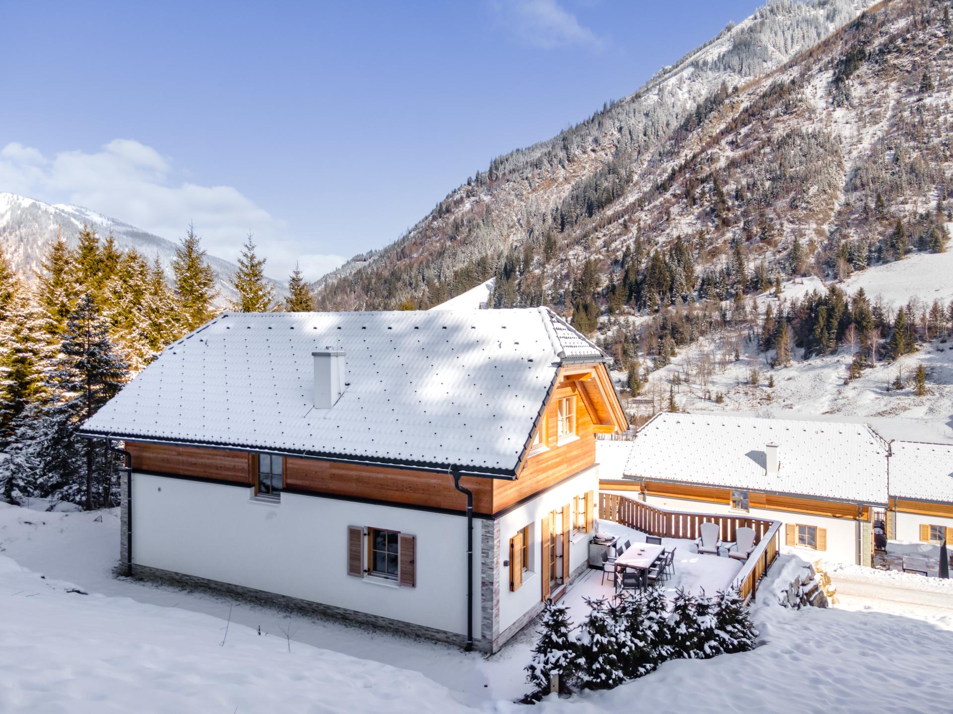 Vrijstaand chalet met sauna nabij de skilift