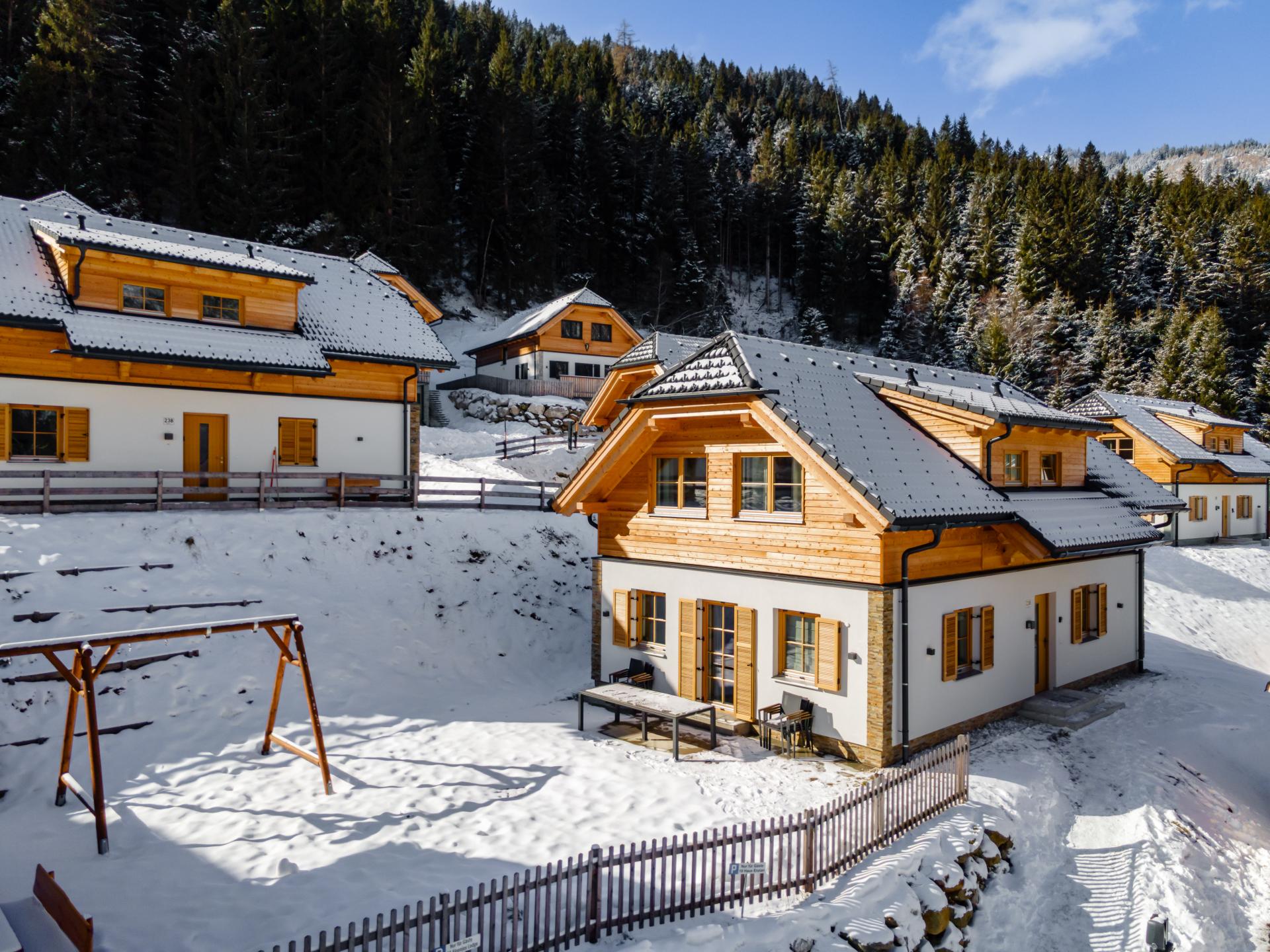 Vrijstaand chalet met infrarood stoelen