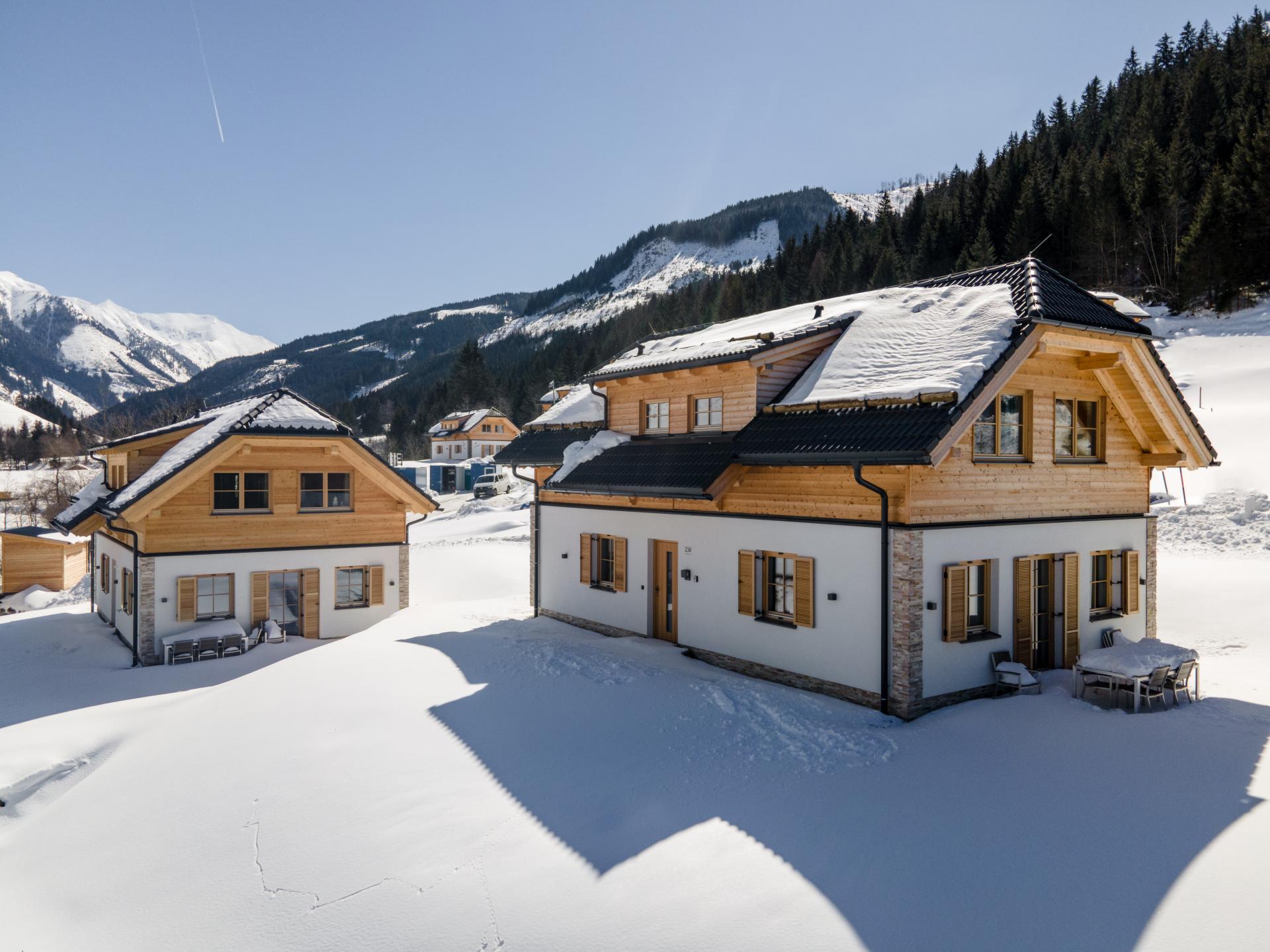 Chalet met Finse sauna en hot tub bij de skilift