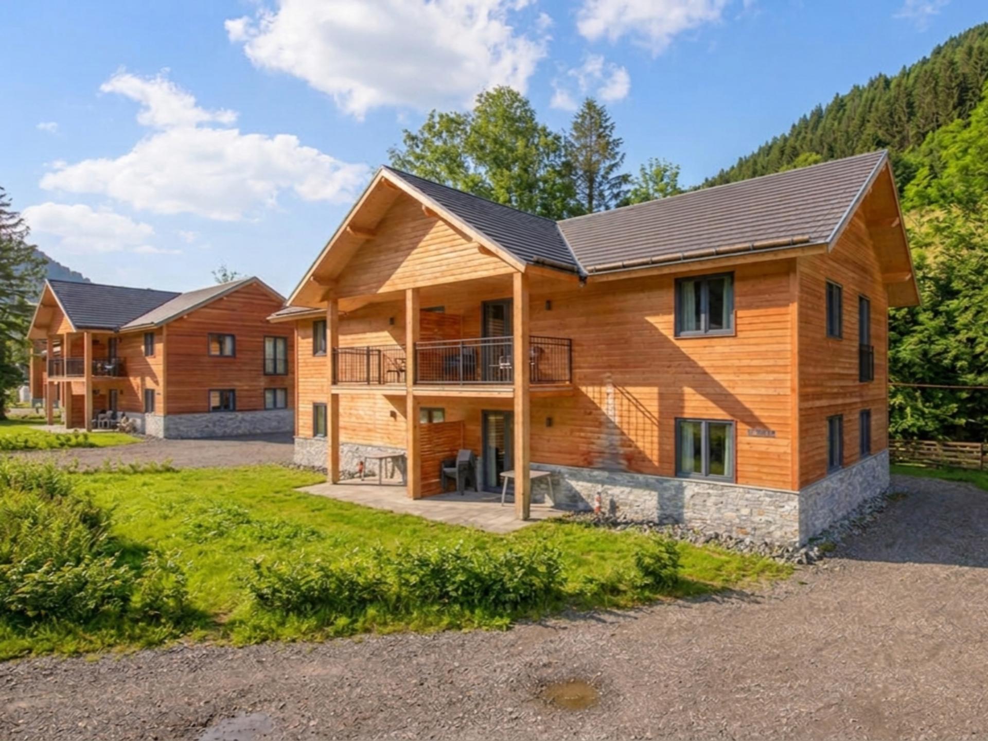Luxe vakantieappartement met berg- en meerzicht