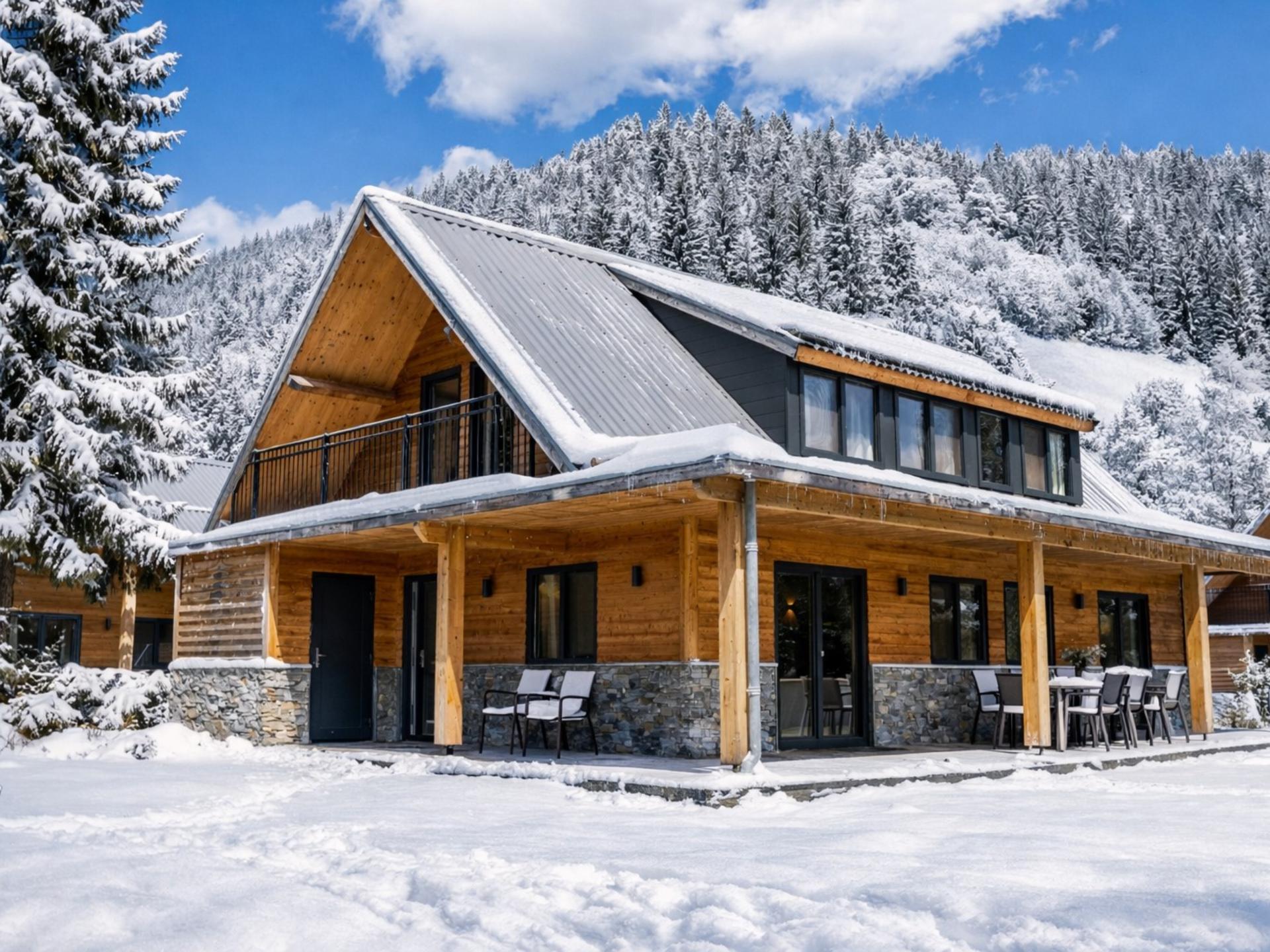 Royaal chalet met sauna en terras aan een meer