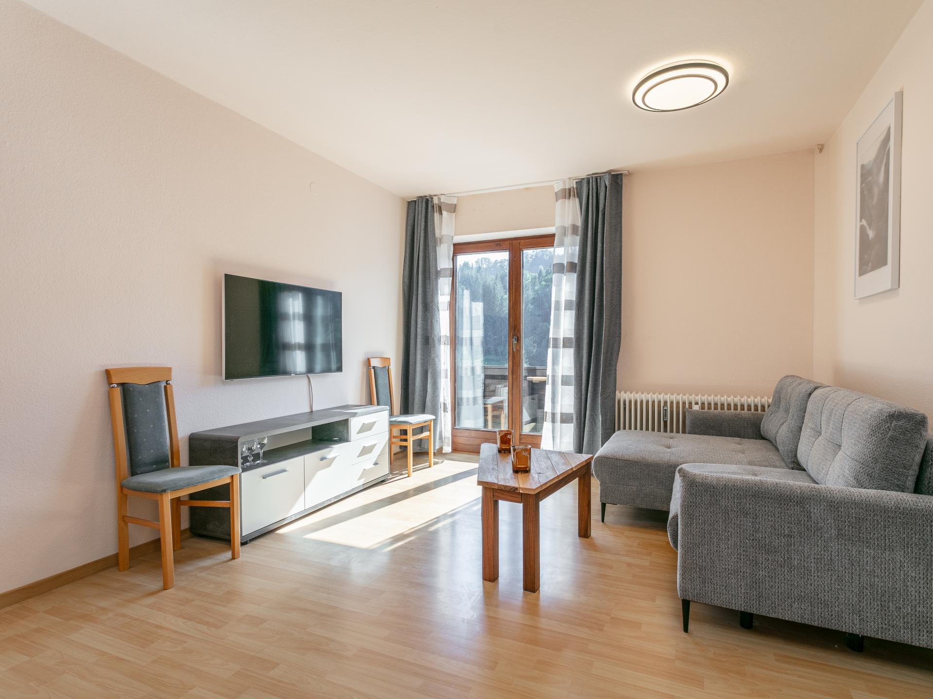 Twee woningen op bovenste verdieping in centrum