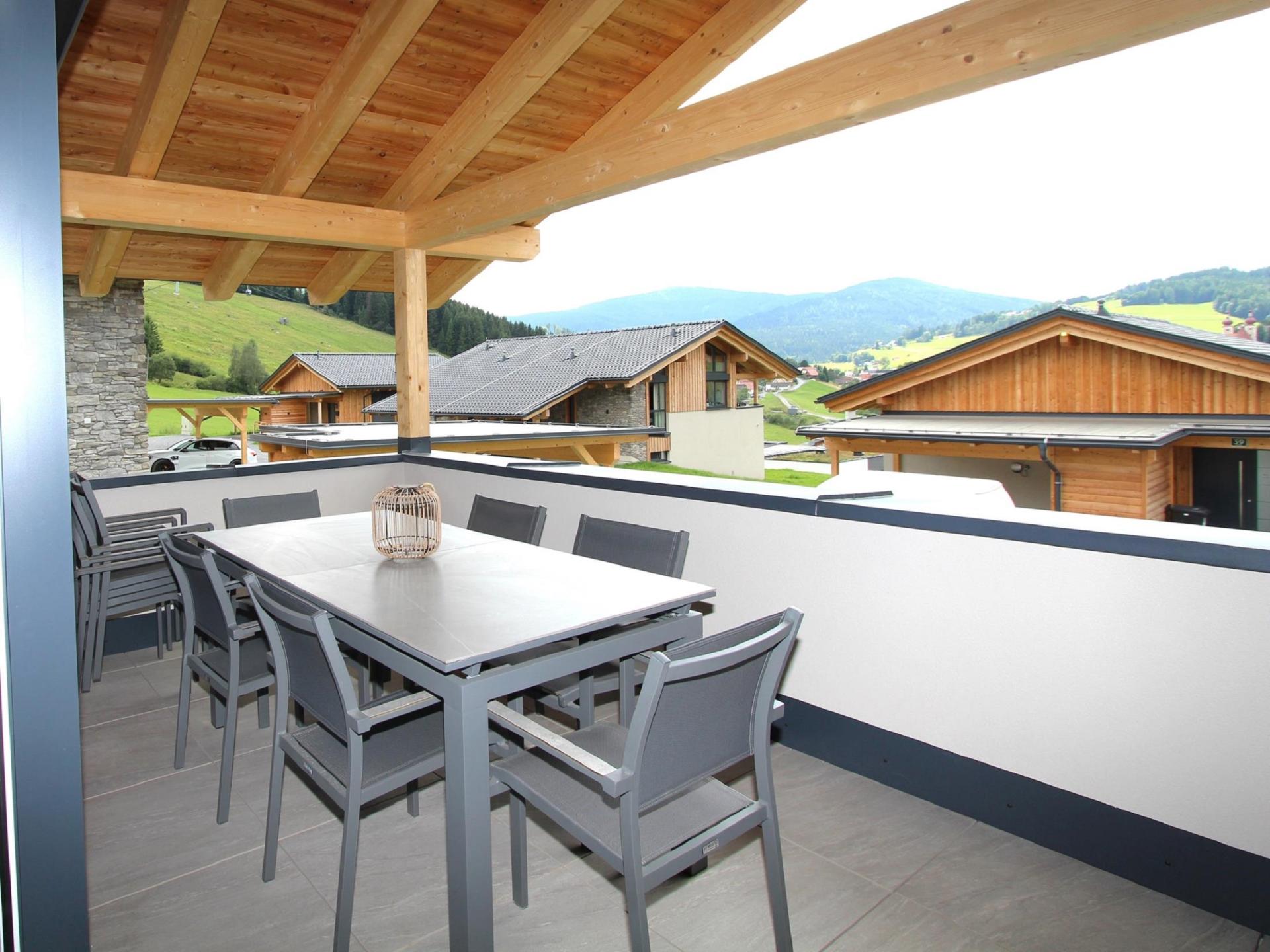 Prachtig zeer ruim chalet met sauna en hottub