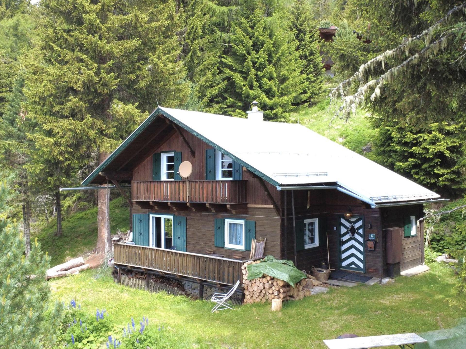 Gezellige berghut in het skigebied Zettersfeld