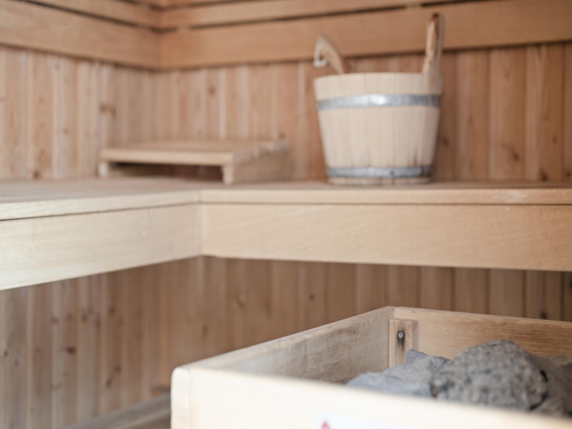Luxe villa met zwembad, sauna en nabij zee