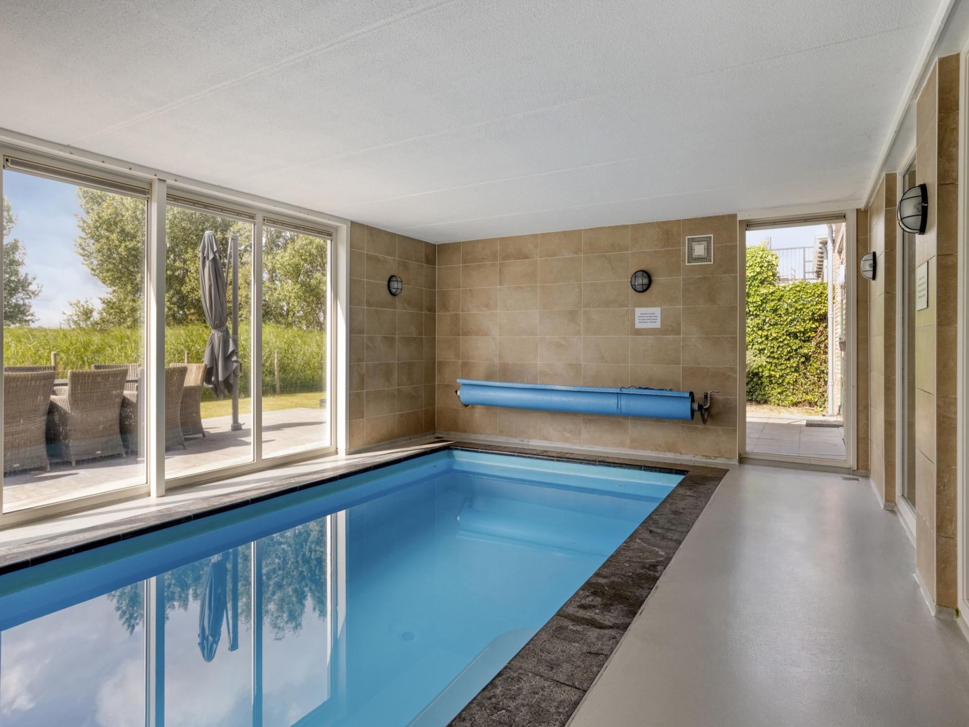 Luxe villa met zwembad, sauna en nabij zee