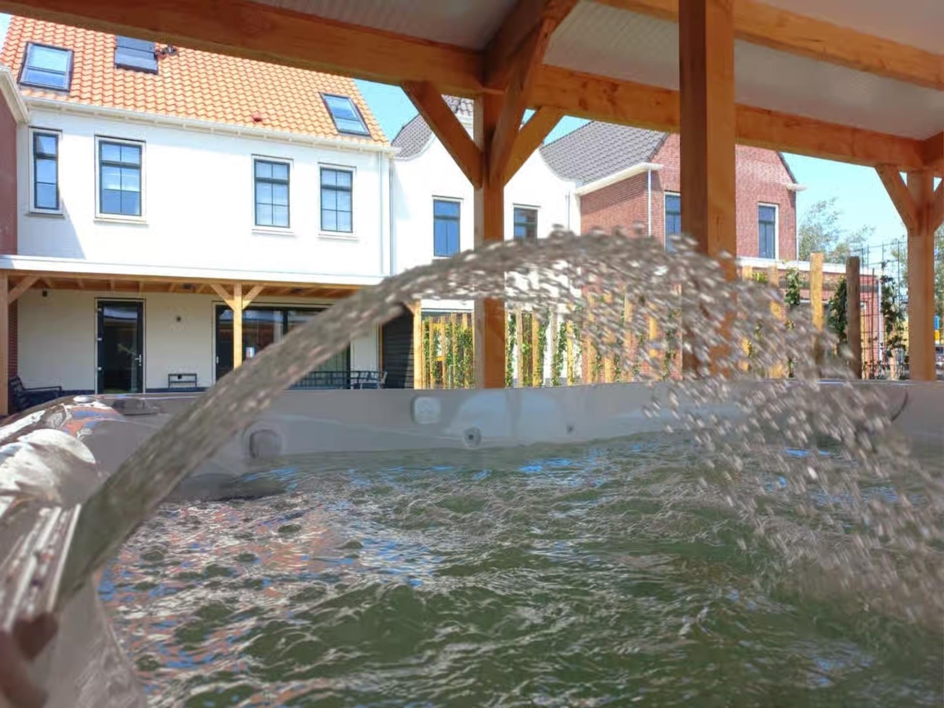 Heerlijke villa met sauna, spabad, serre en tuin