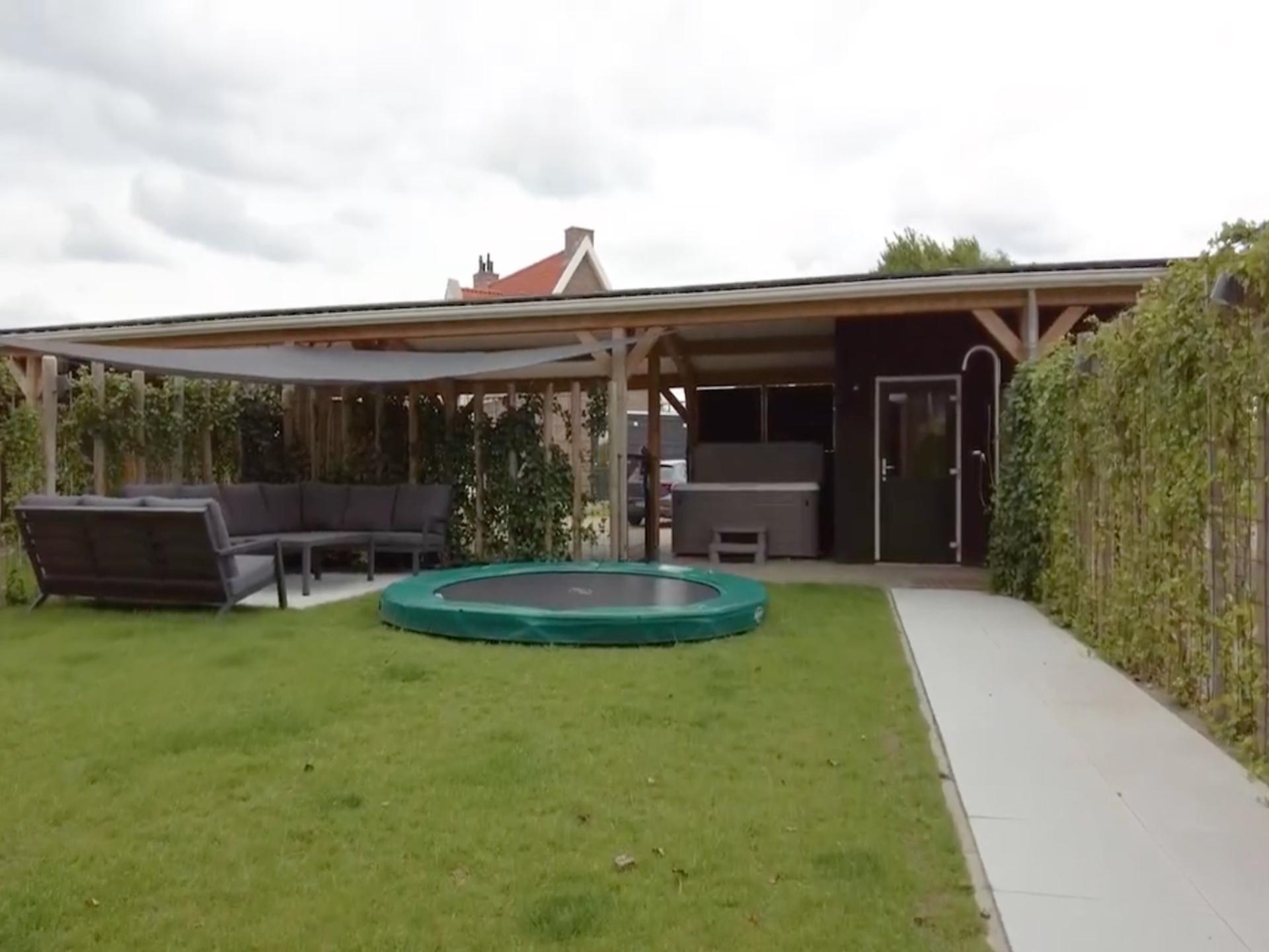 Heerlijke villa met sauna, spabad, serre en tuin