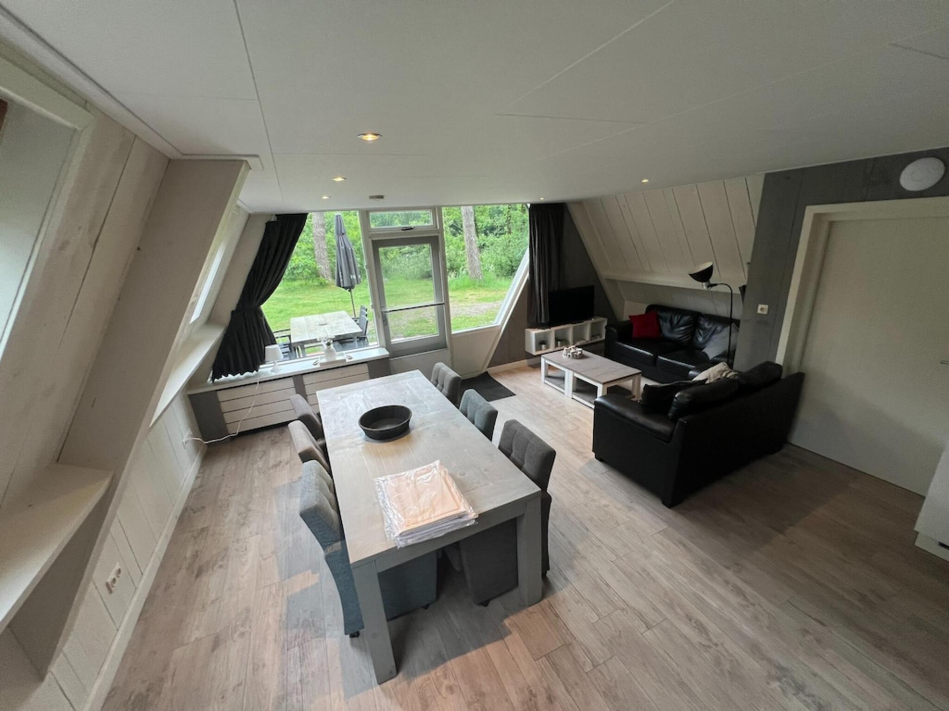 Mooie familie bungalow met sauna in bosgebied