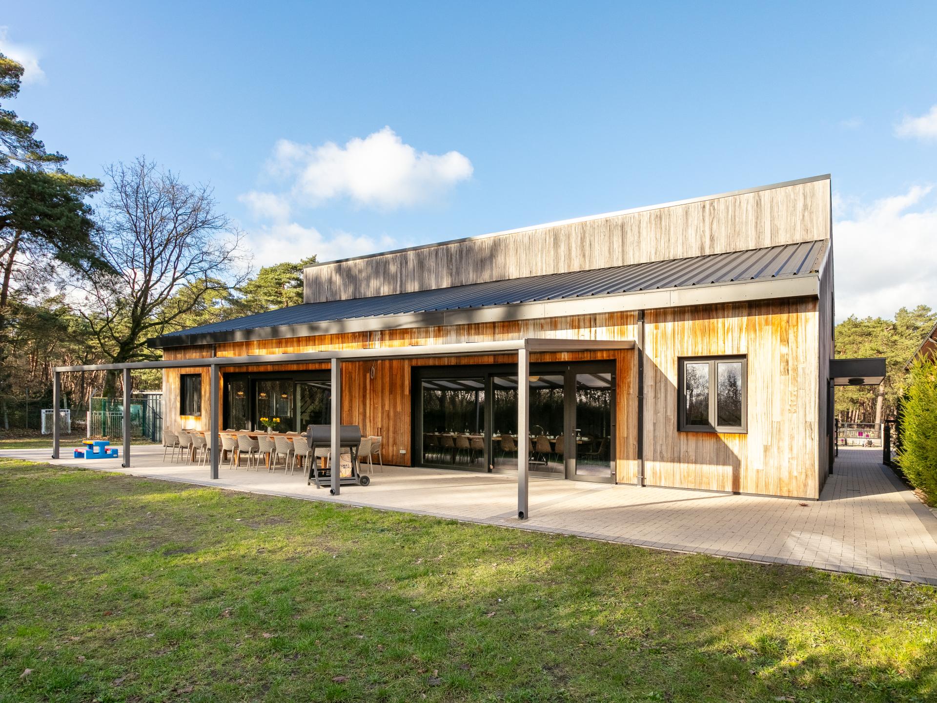 Groepshuis op het terrein van een vakantiepark