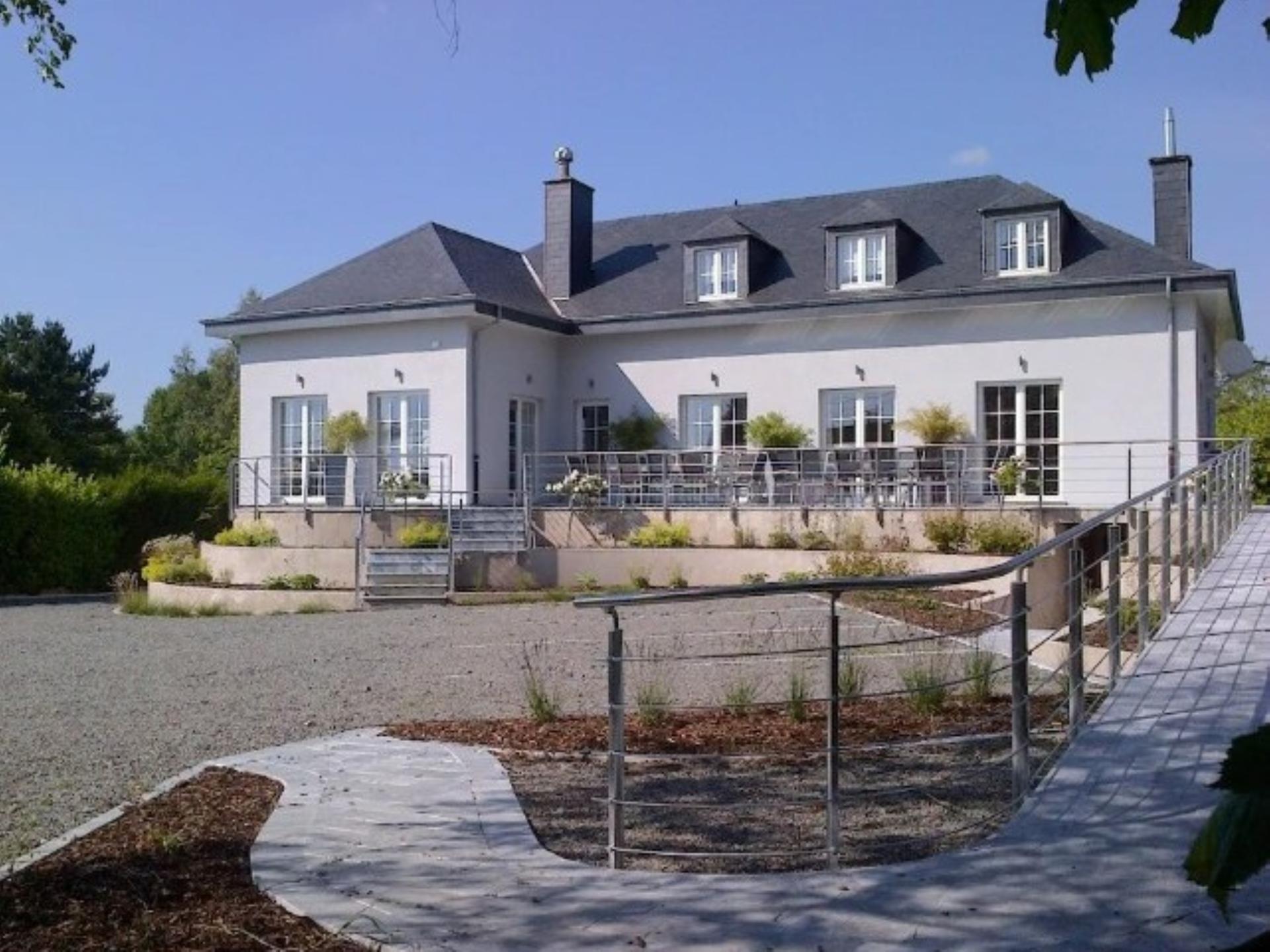 Zeer luxe villa met binnenbad, sauna en spellen