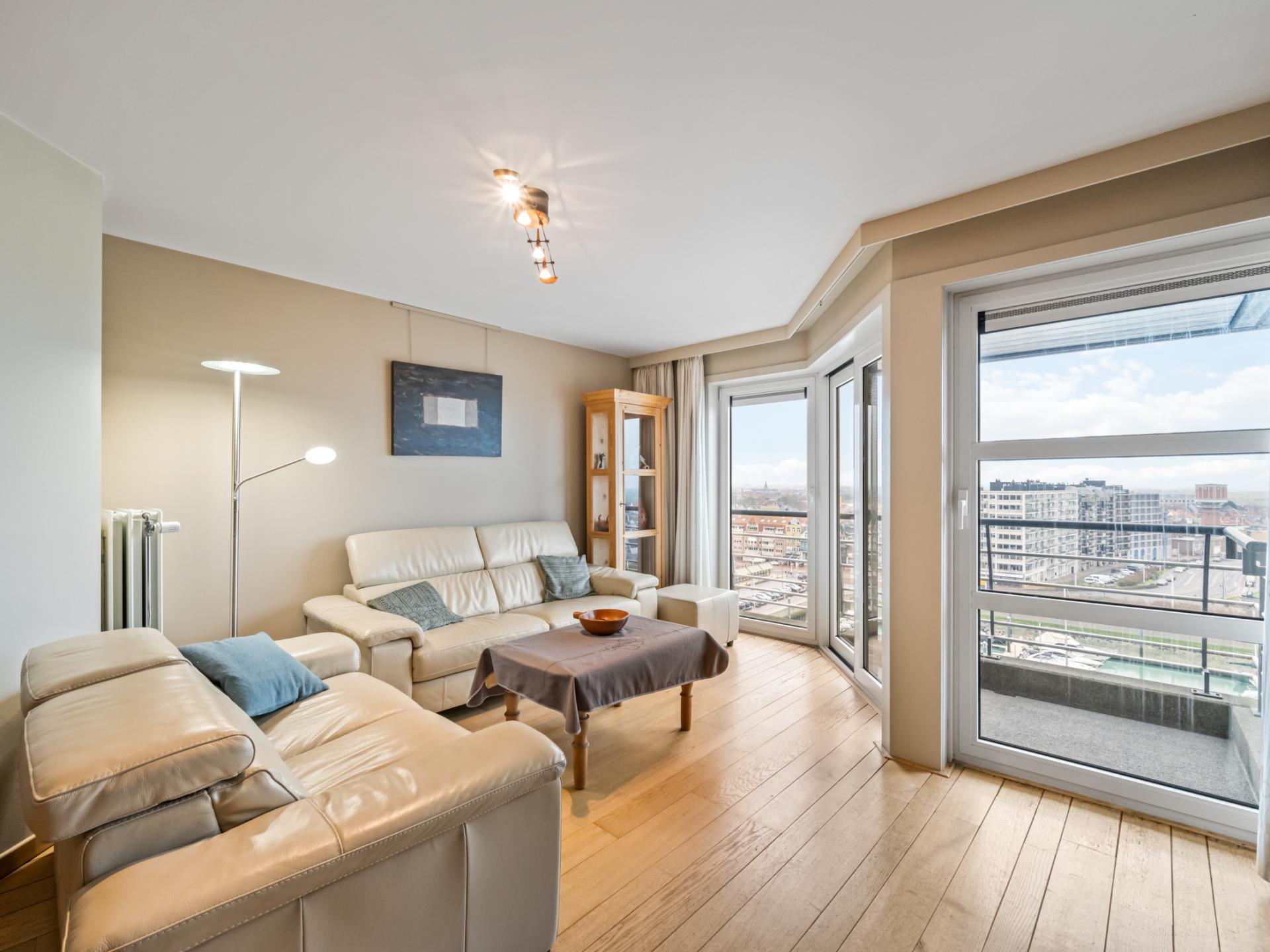 Knus vier slaapkamer appartement aan de haven