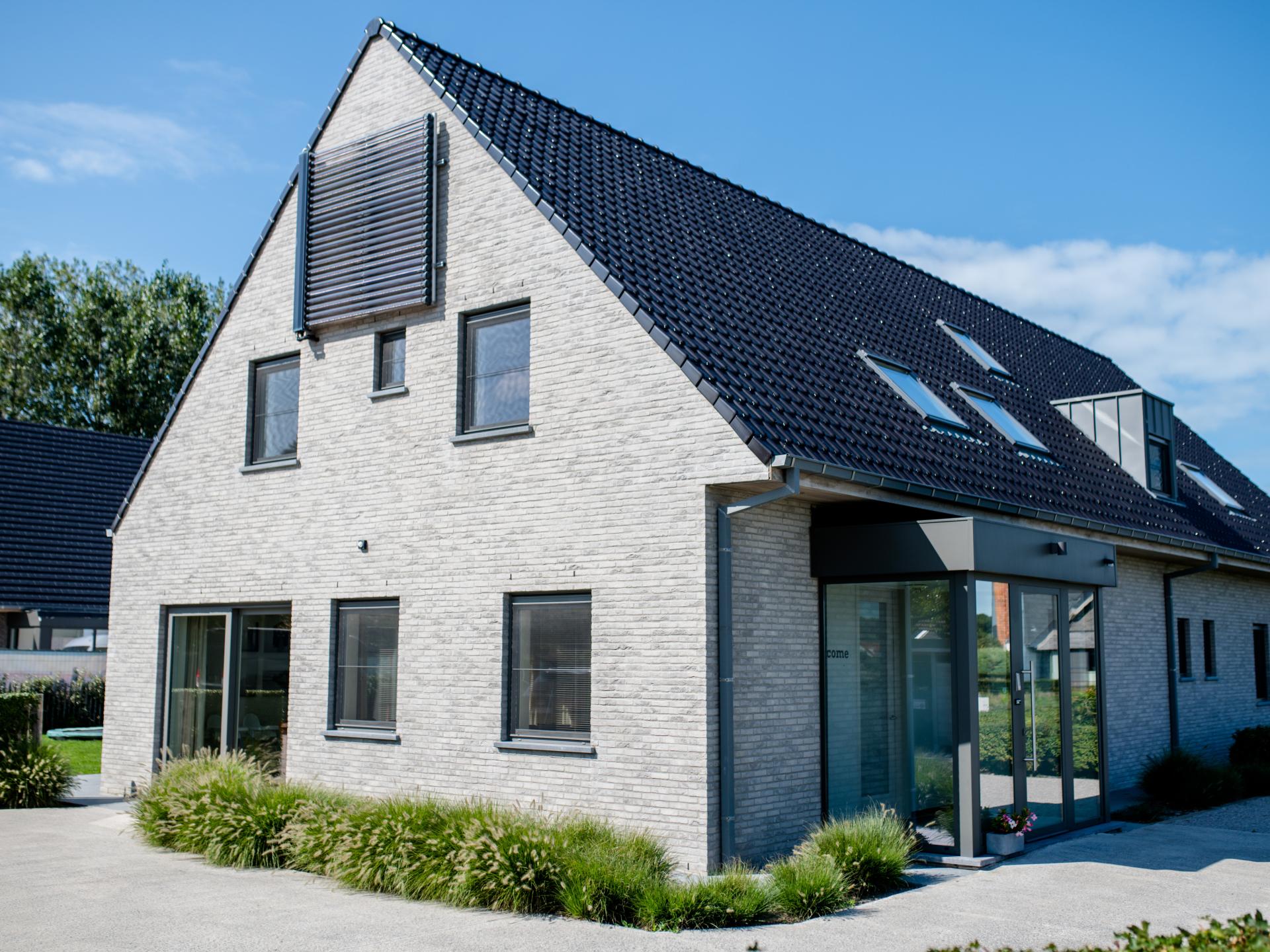 Prachtige villa met sauna bij het strand