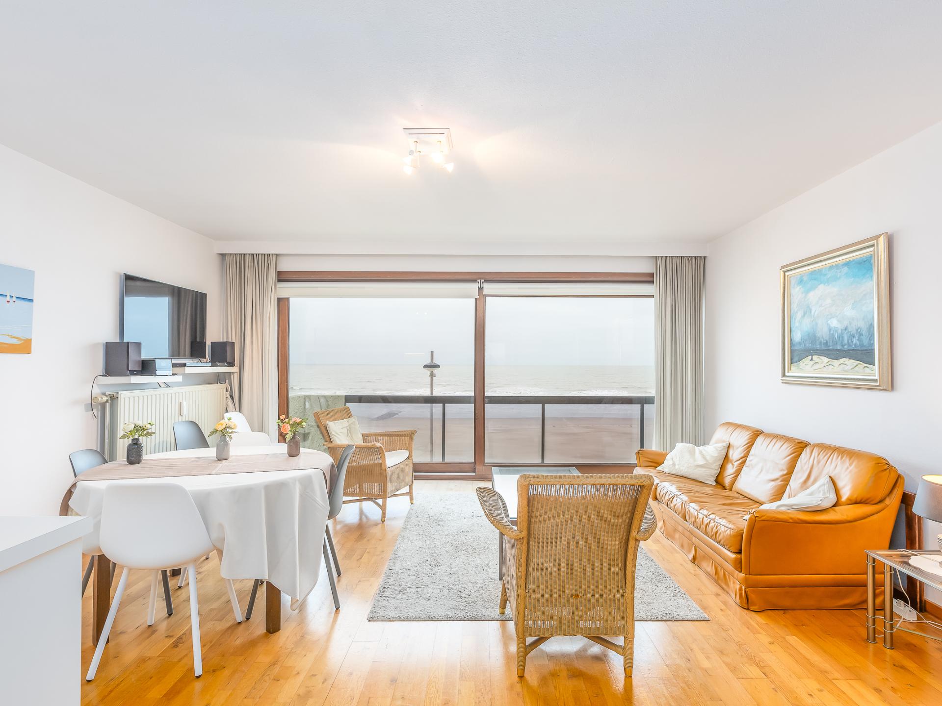 Appartement met zeezicht en zonnig terras