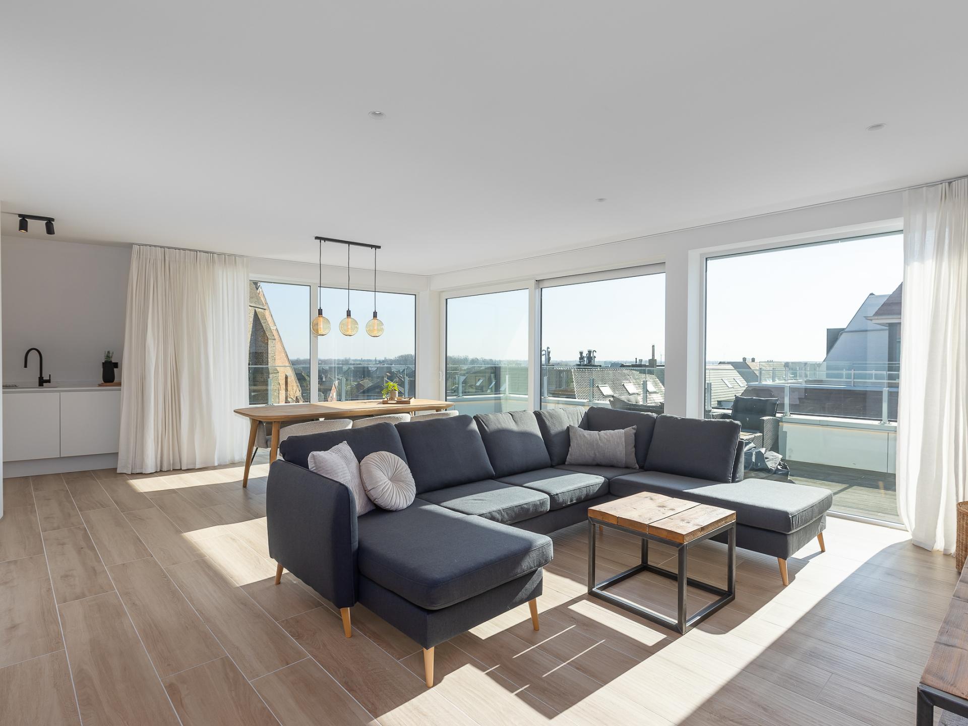Ruim appartement met 3 slaapkamers vlakbij zee