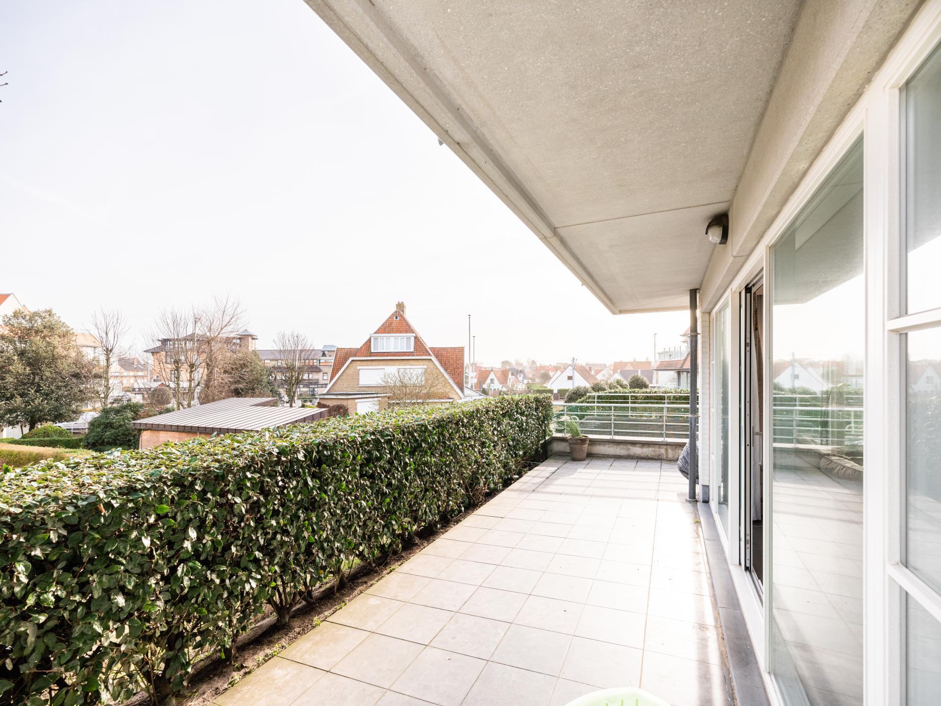 Ruim appartement aan de Duinen gelegen
