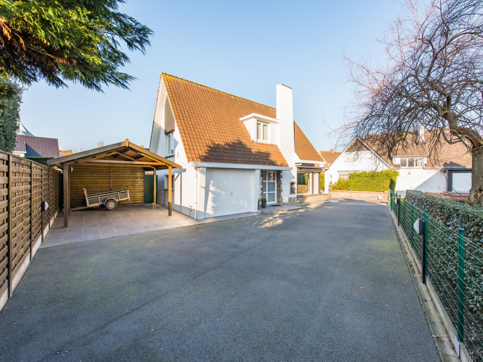 Rustig gelegen villa op wandelafstand van strand