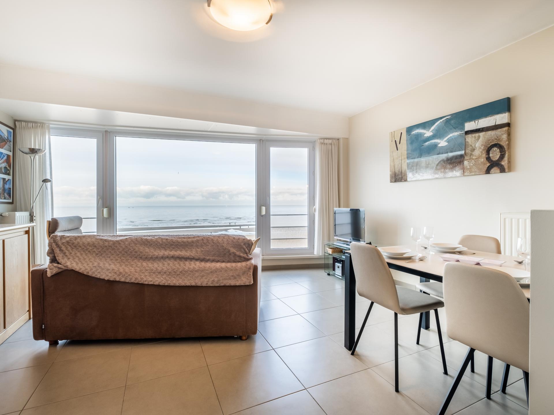 Mooi appartement met frontaal zeezicht