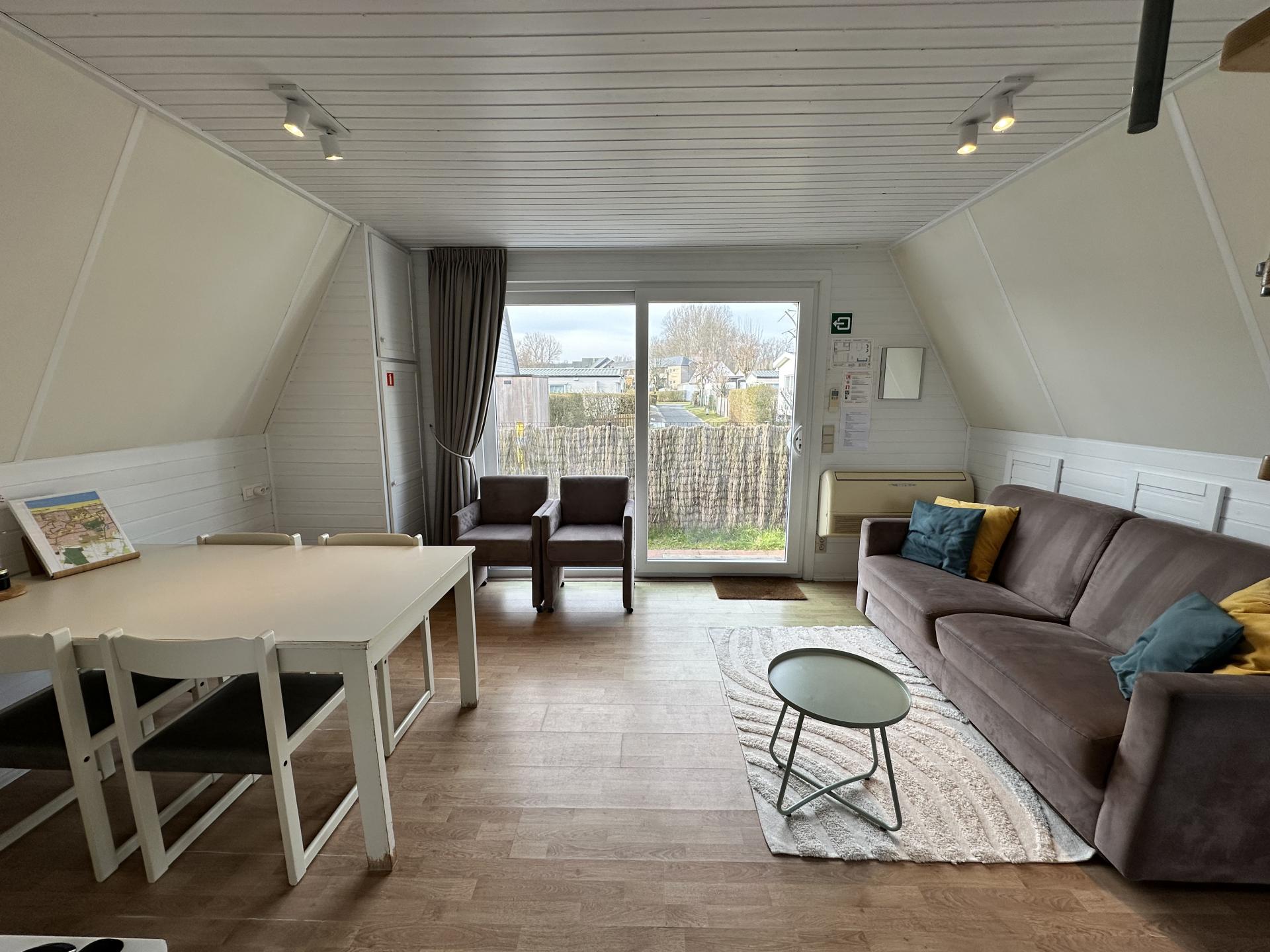 Eenvoudig chalet met gemeenschappelijk zwembad