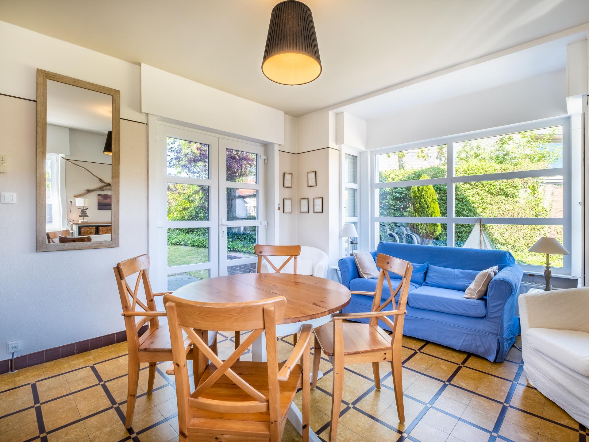 Ruim appartement met tuin en terras