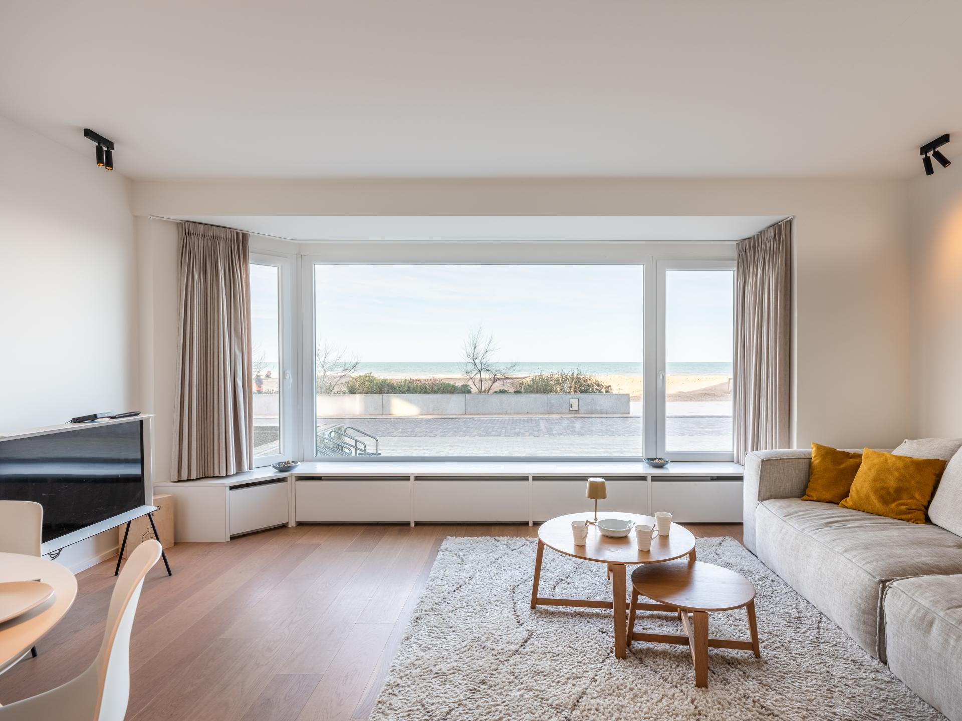 Hedendaags appartement direct aan het strand