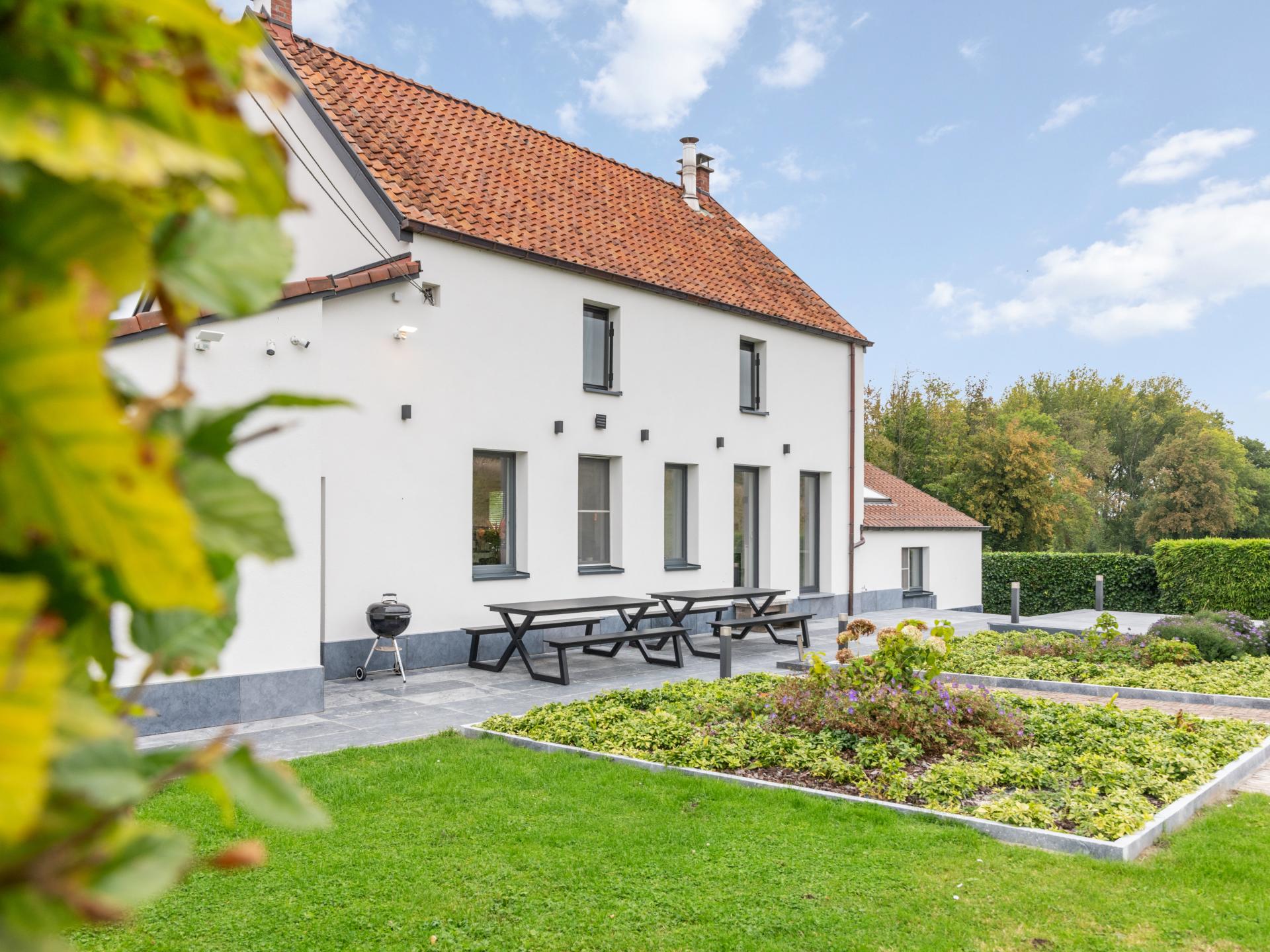 Rustig gelegen landhuis met weide