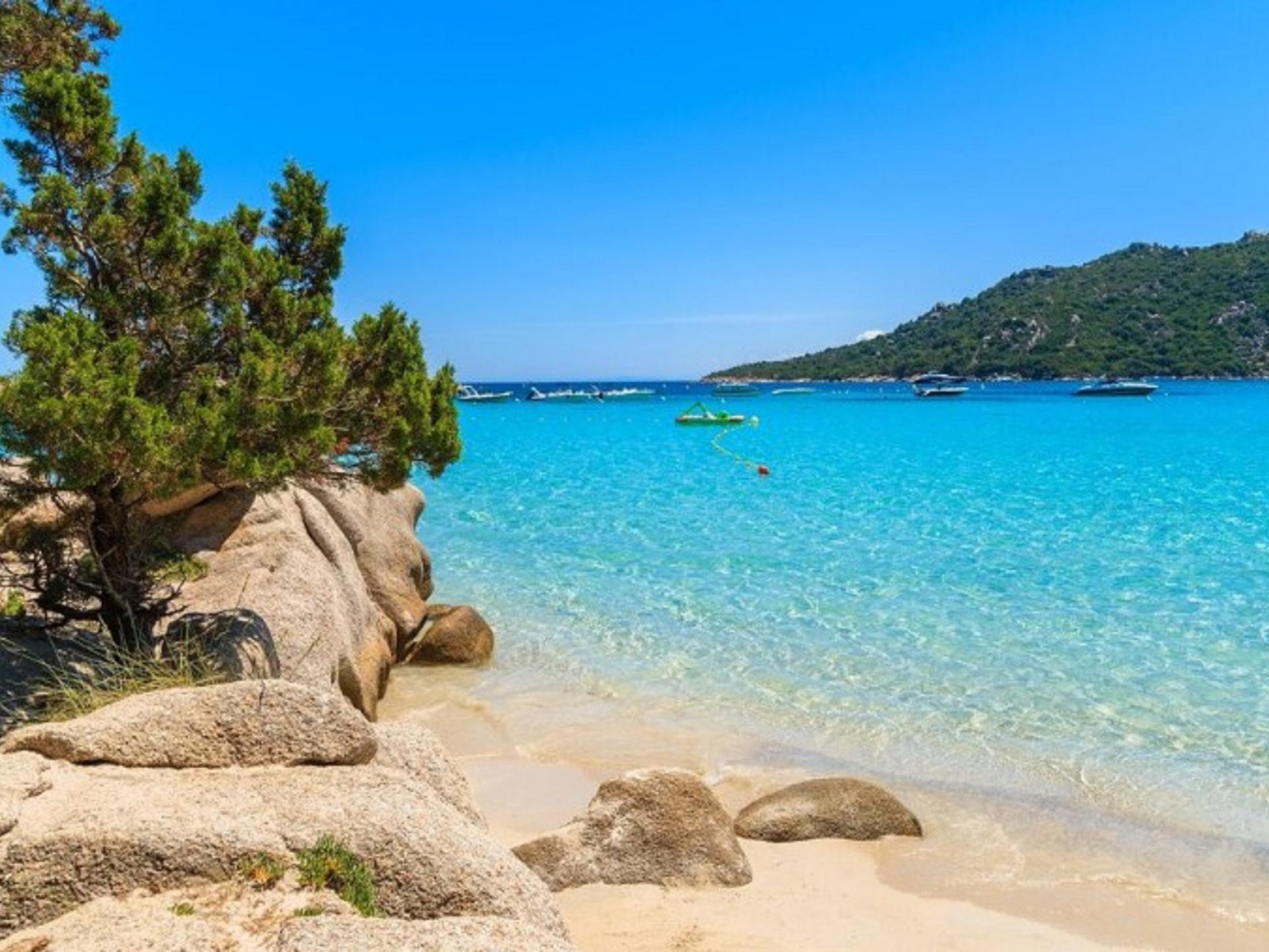 Vakantiehuis met privézwembad bij het strand