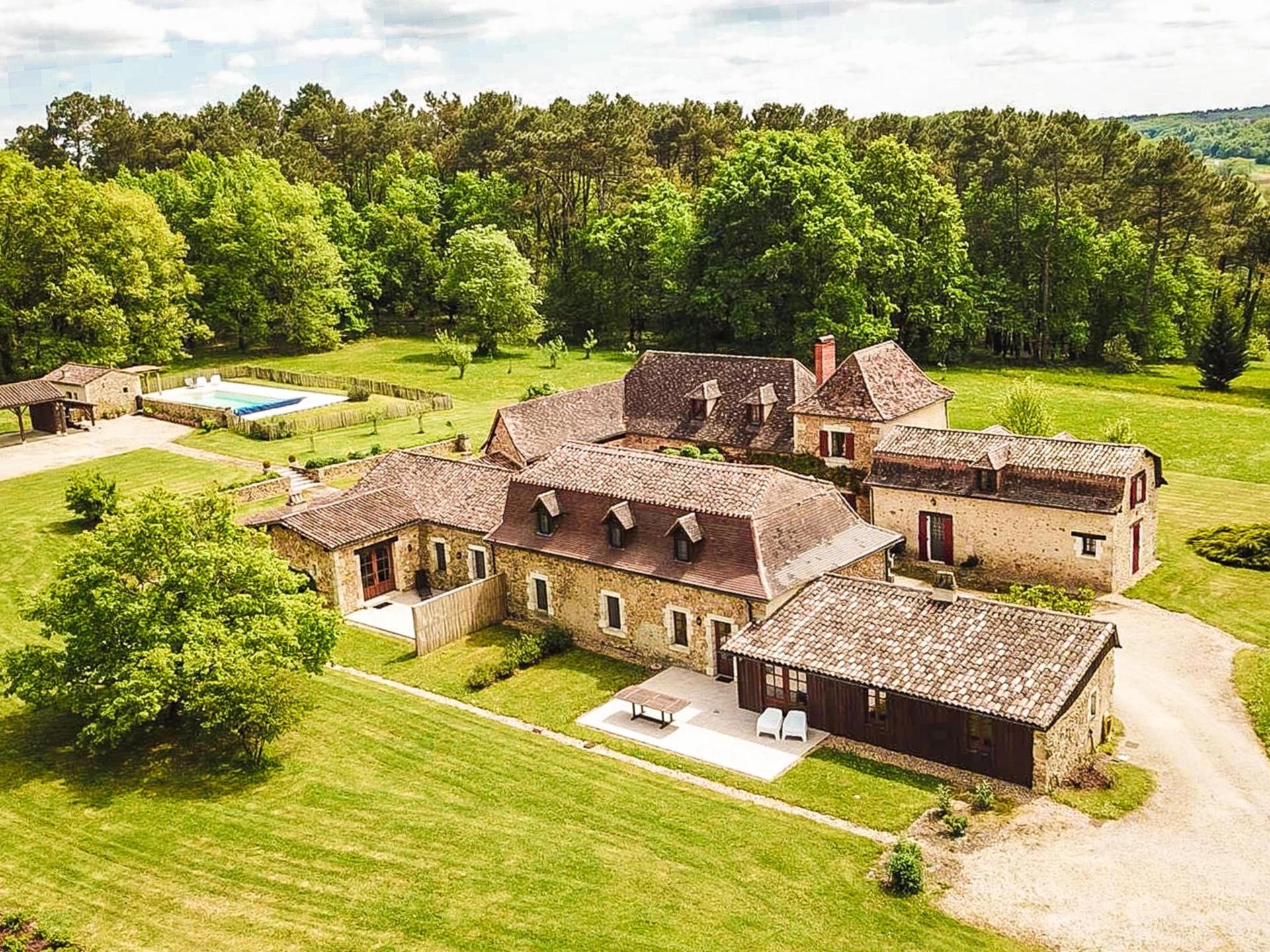 Groot landhuis met privézwembad