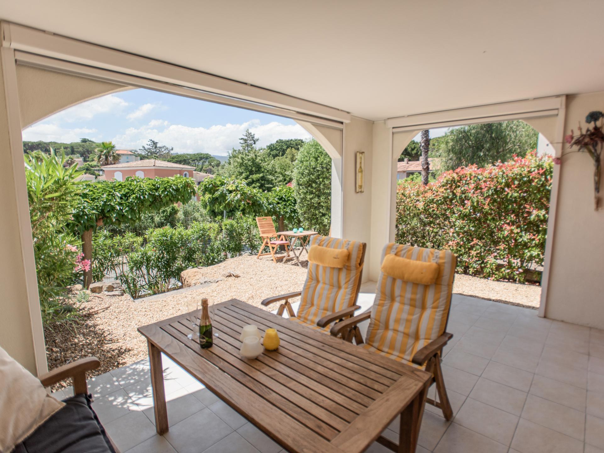 Appartement met tuin, 500 m van de zee en strand
