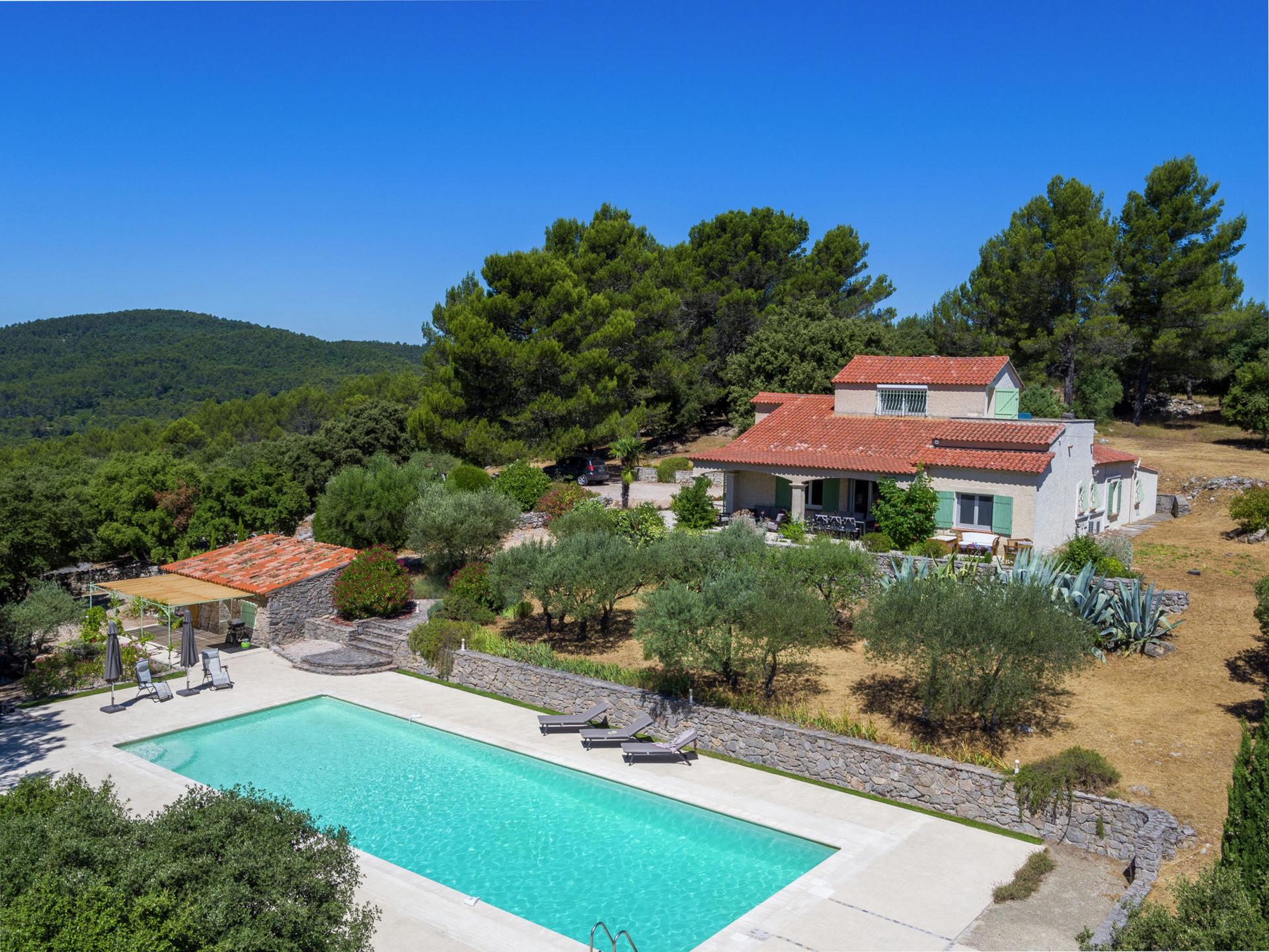 Villa met panoramisch uitzicht en groot zwembad